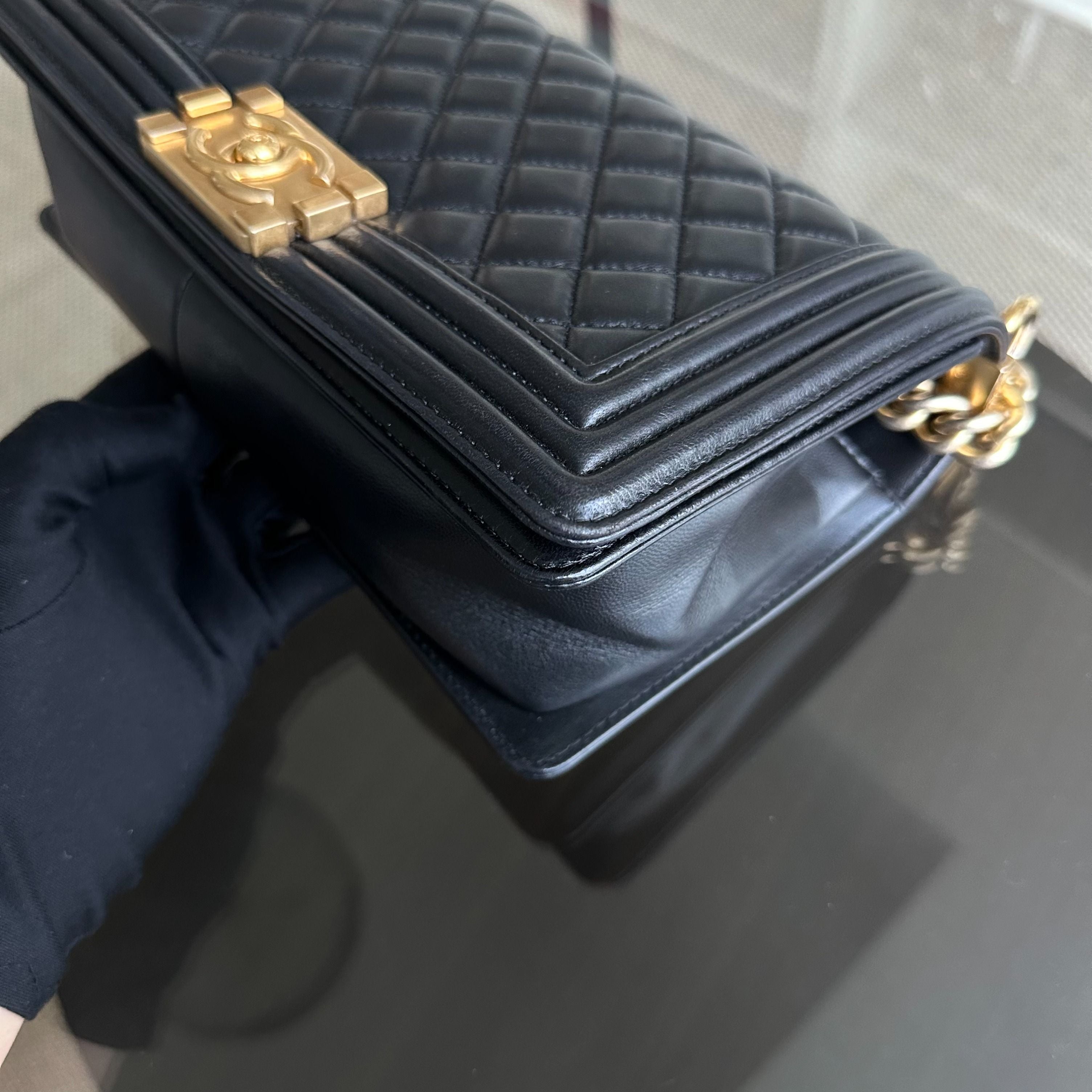 *Full set, Receipt* Chanel Boy Old Medium 25CM Lambskin Quilted Lambskin Black GHW No 22 - Luxury Evermore
