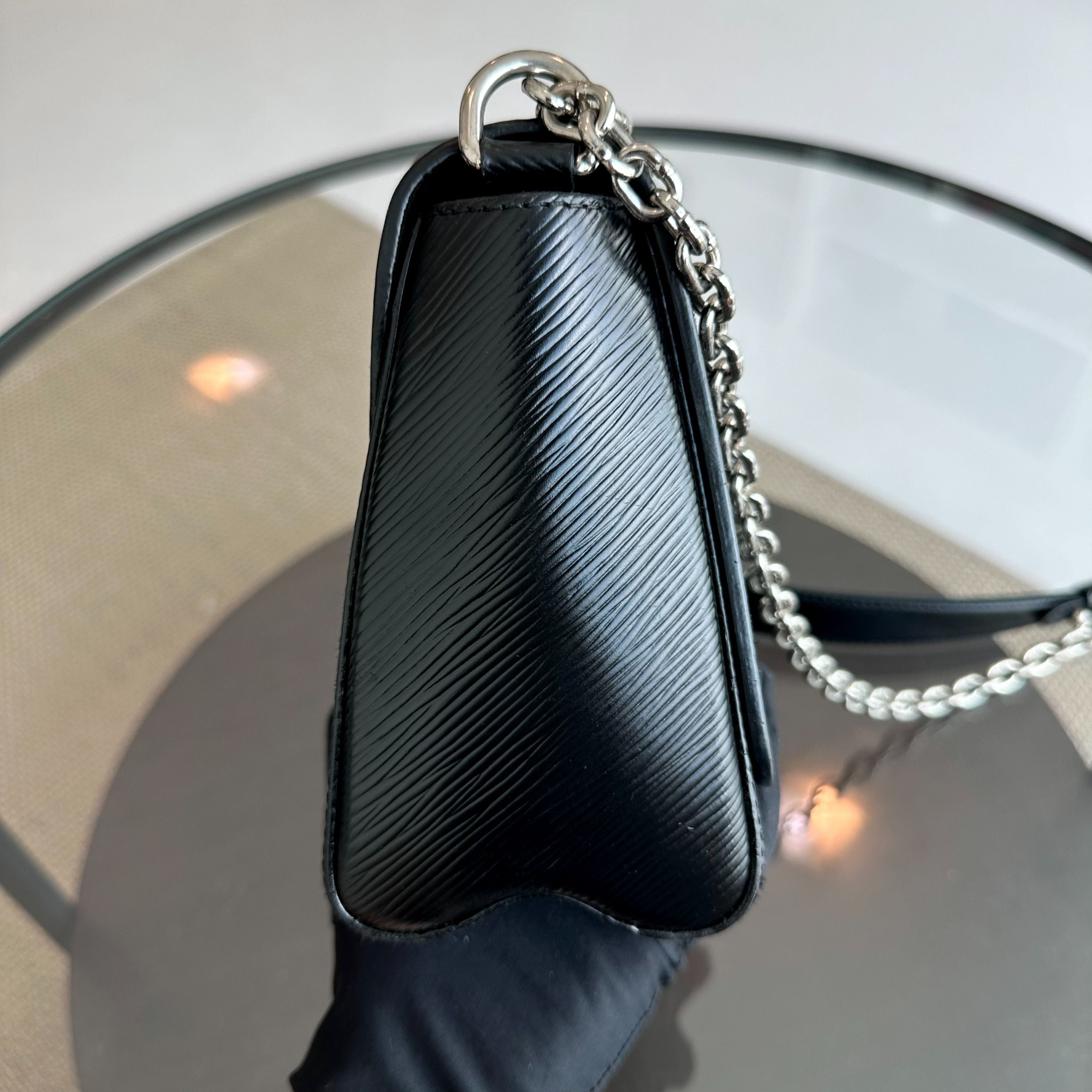 Louis Vuitton LV Twist MM EPI Leather Black SHW