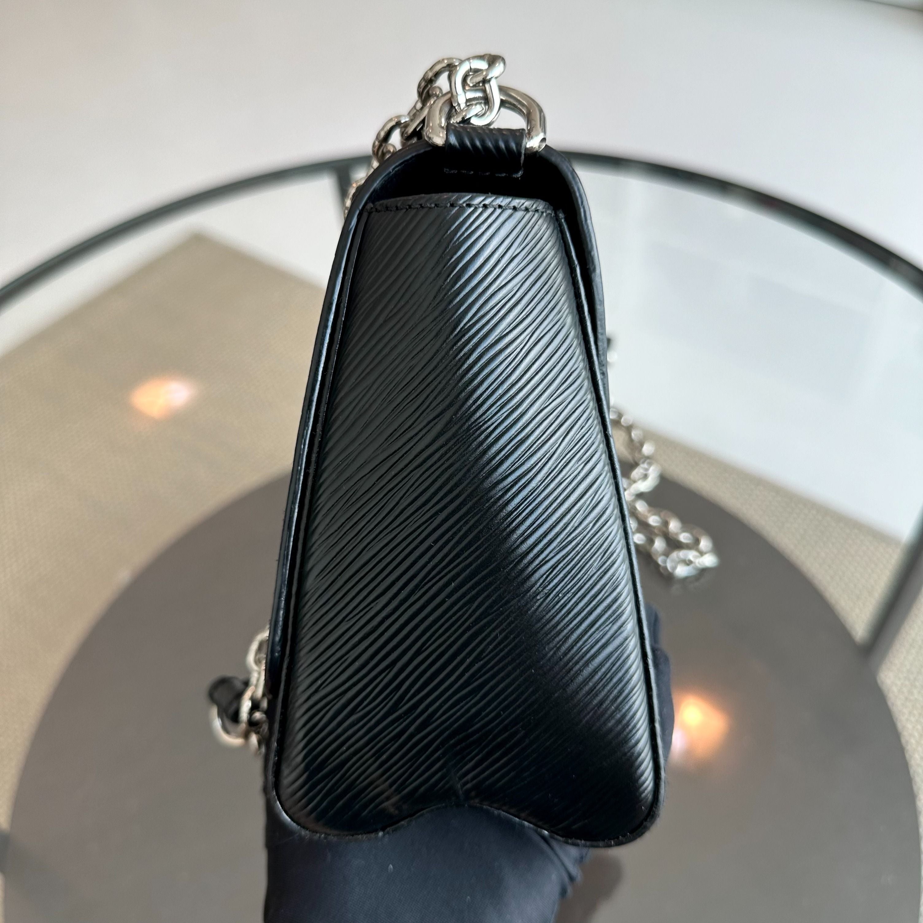 Louis Vuitton LV Twist MM EPI Leather Black SHW