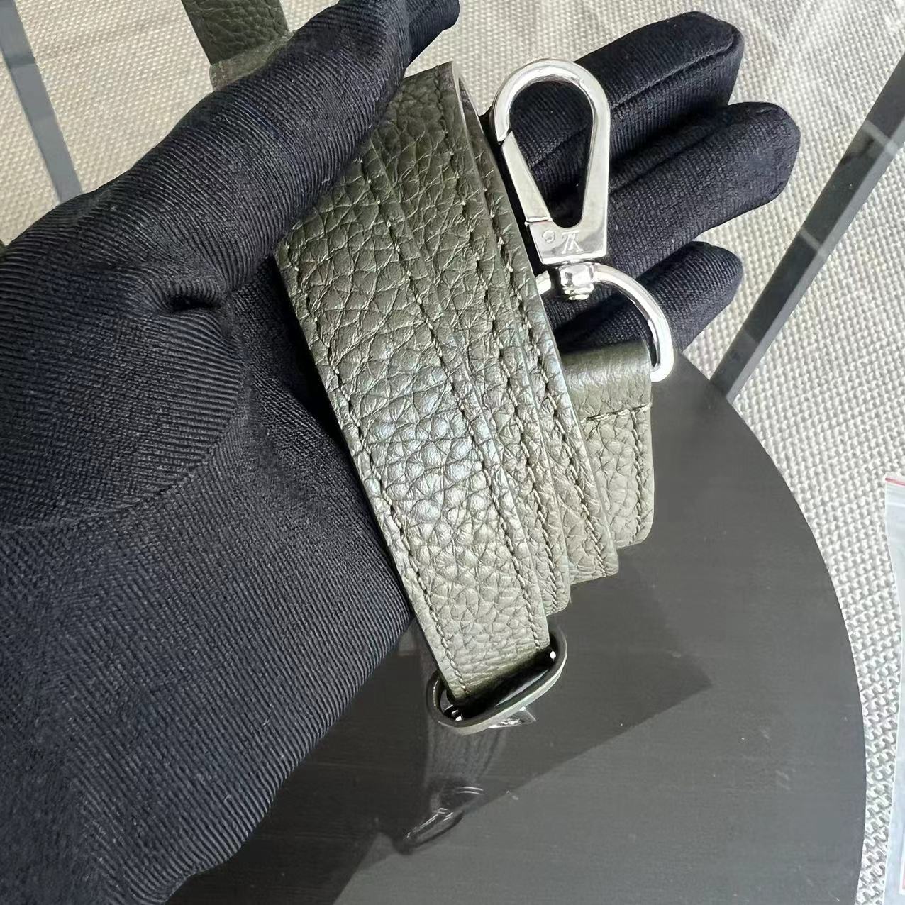 LV Capucines BB Grained Calfskin Taurillon Silver Hardware Louis Vuitton - Luxury Evermore