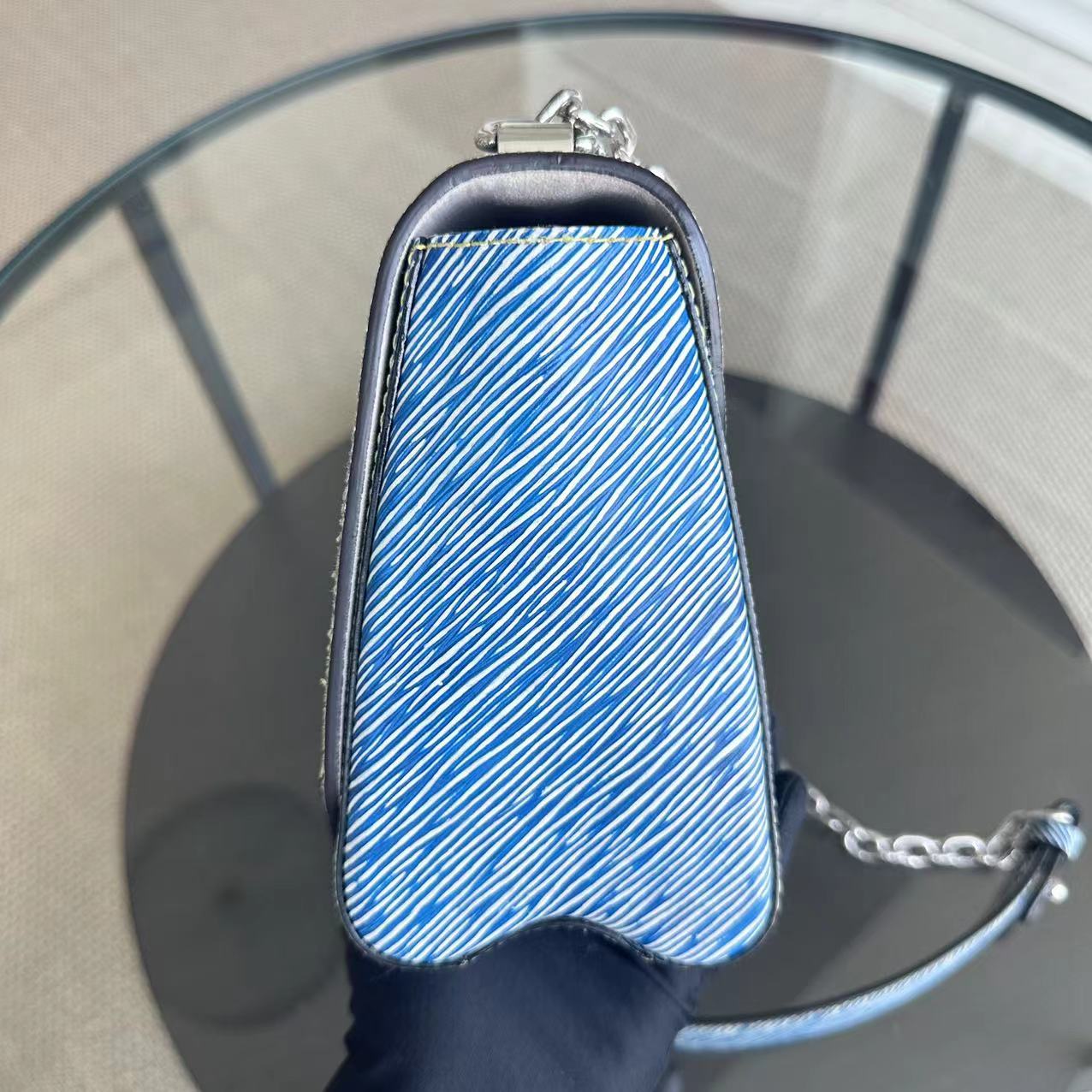 LV Louis Vuitton Twist MM Light Blue Denim EPI Leather Two-tone Metal - Luxury Evermore