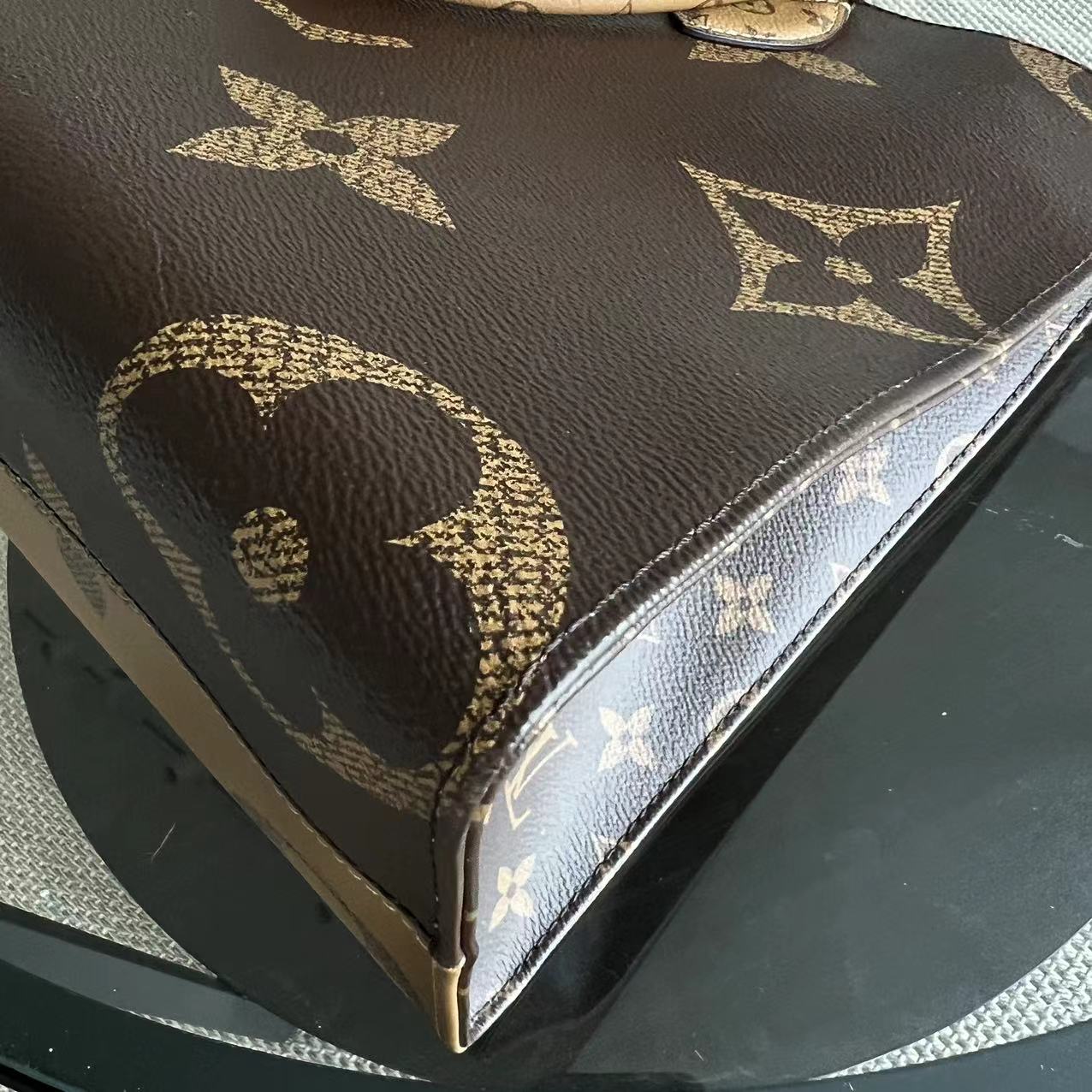 LV OnTheGo MM Canvas Monogram Louis Vuitton - Luxury Evermore