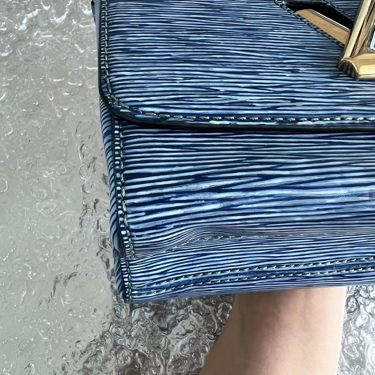 LV Twist MM EPI Leather Light Blue Two Tone Hardware Louis Vuitton - Luxury Evermore