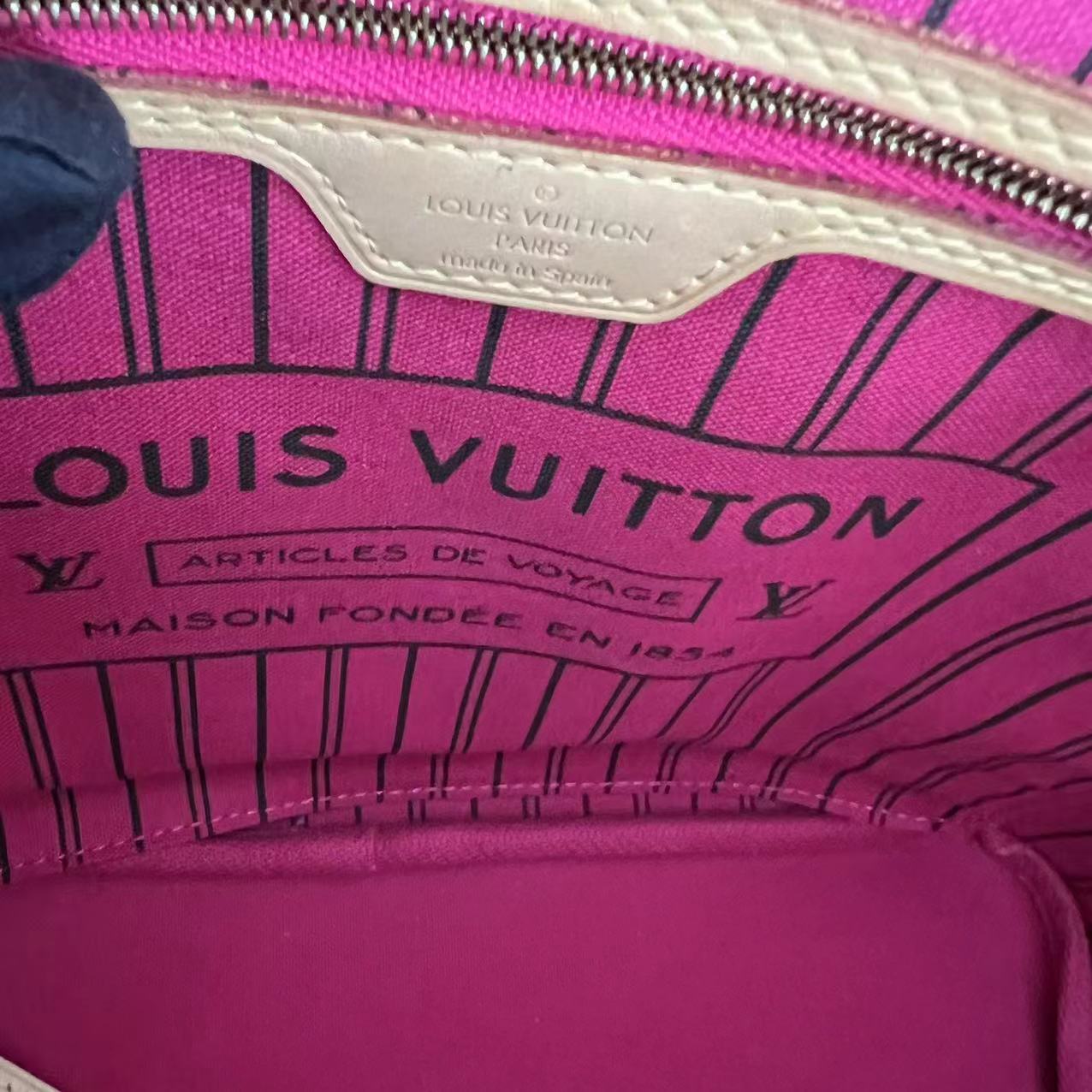 *Microchipped* Louis Vuitton LV Neverfull MM Monogram Canvas Leather - Luxury Evermore