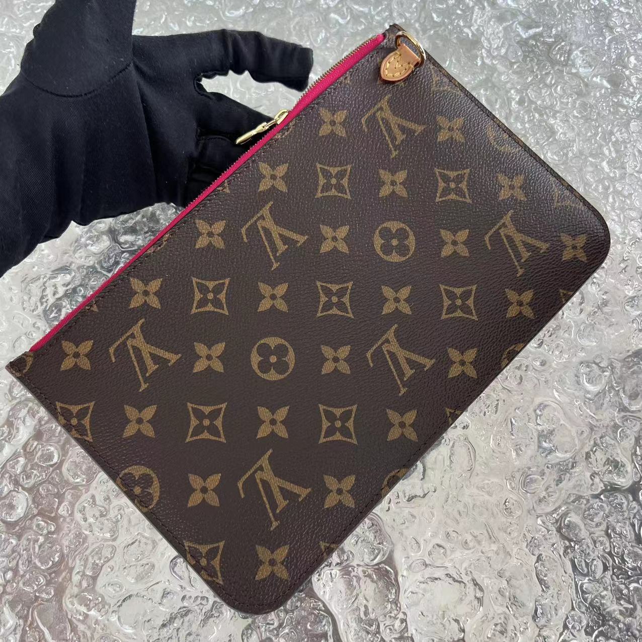 *Microchipped* Louis Vuitton LV Neverfull MM Monogram Canvas Leather - Luxury Evermore