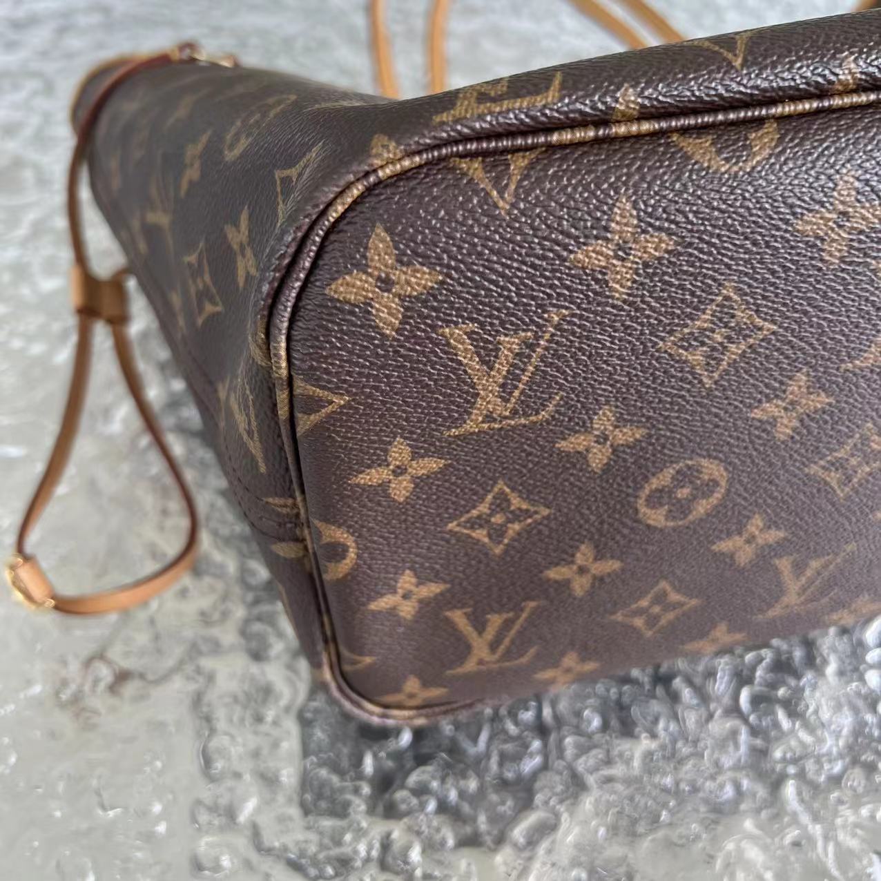 *Microchipped* Louis Vuitton LV Neverfull MM Monogram Canvas Leather - Luxury Evermore