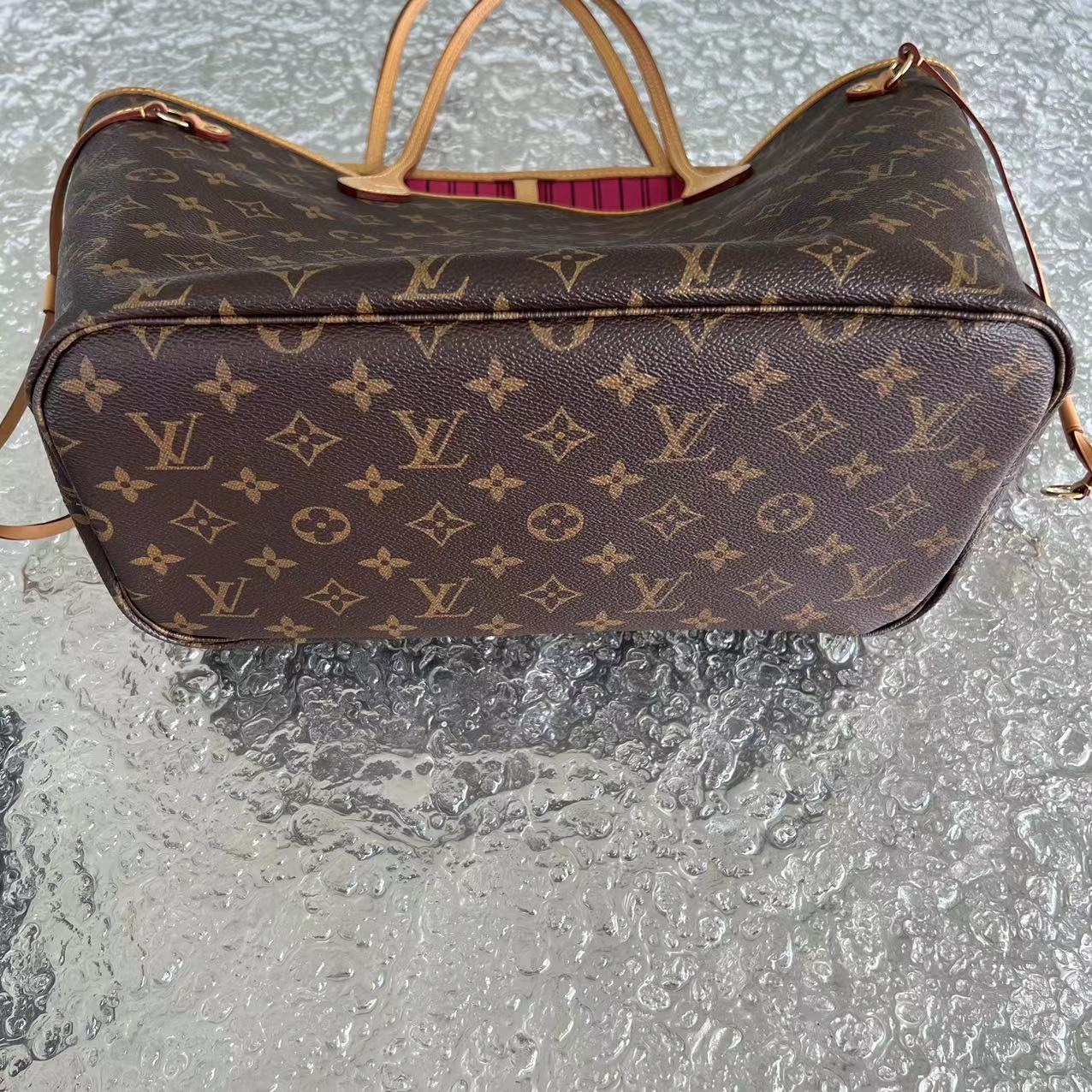 *Microchipped* Louis Vuitton LV Neverfull MM Monogram Canvas Leather - Luxury Evermore