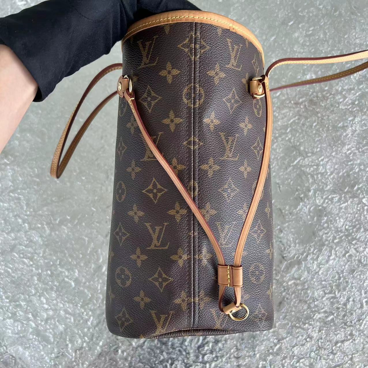 *Microchipped* Louis Vuitton LV Neverfull MM Monogram Canvas Leather - Luxury Evermore