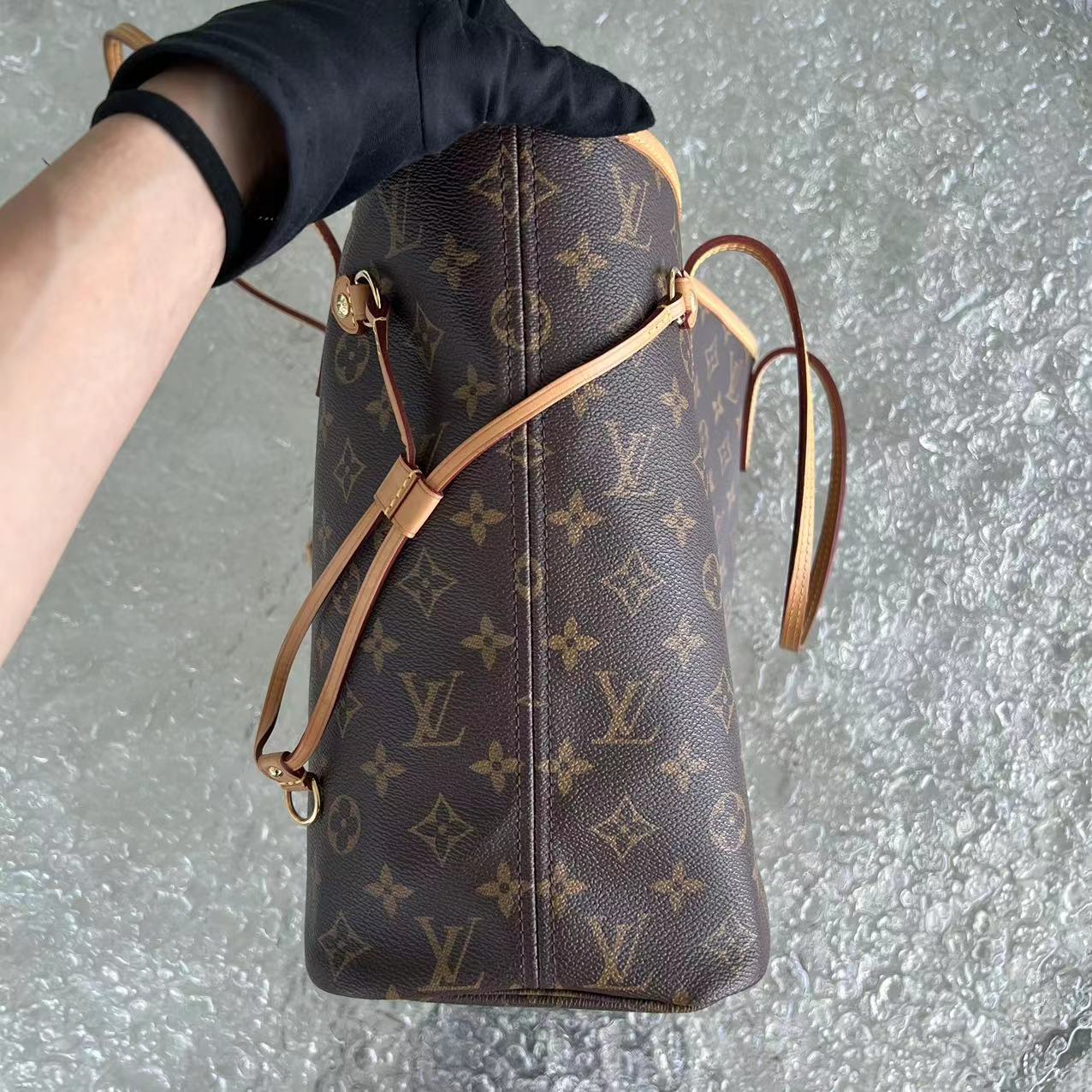 *Microchipped* Louis Vuitton LV Neverfull MM Monogram Canvas Leather - Luxury Evermore