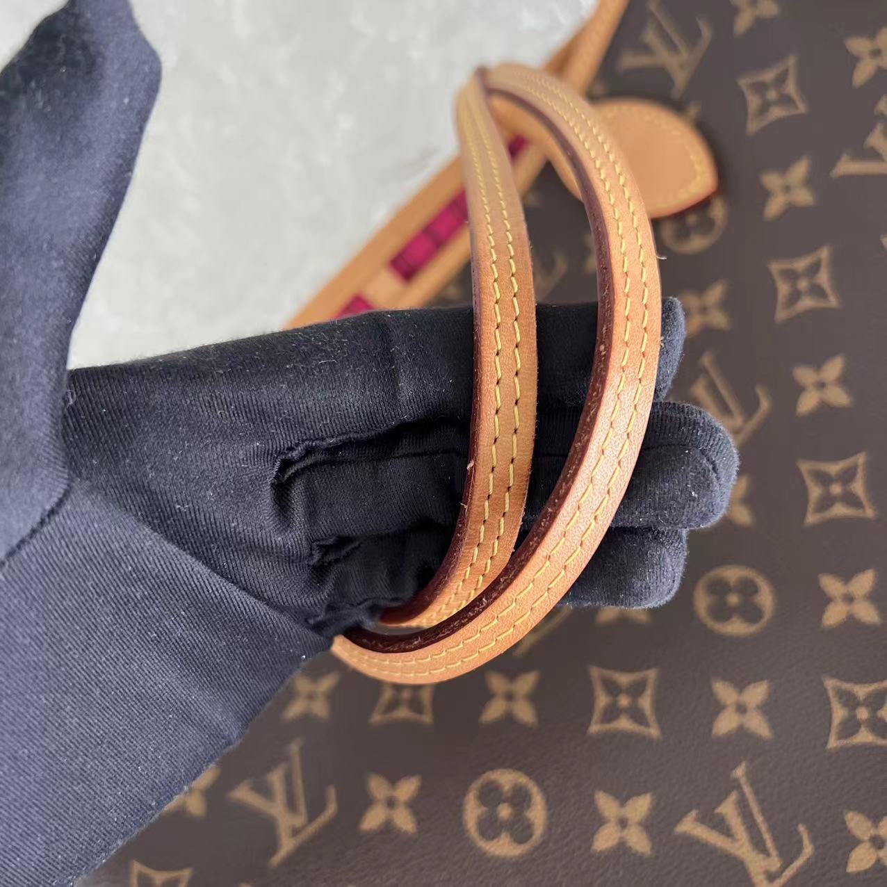 *Microchipped* Louis Vuitton LV Neverfull MM Monogram Canvas Leather - Luxury Evermore