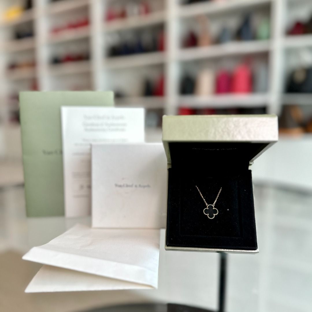 *Receipt, Cert* Van Cleef & Arpels VCA Vintage Alhambra Onyx Pendant Necklace 18K Yellow Gold - Luxury Evermore
