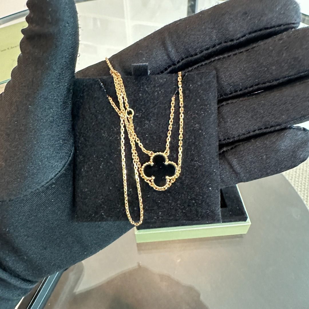 *Receipt, Cert* Van Cleef & Arpels VCA Vintage Alhambra Onyx Pendant Necklace 18K Yellow Gold - Luxury Evermore