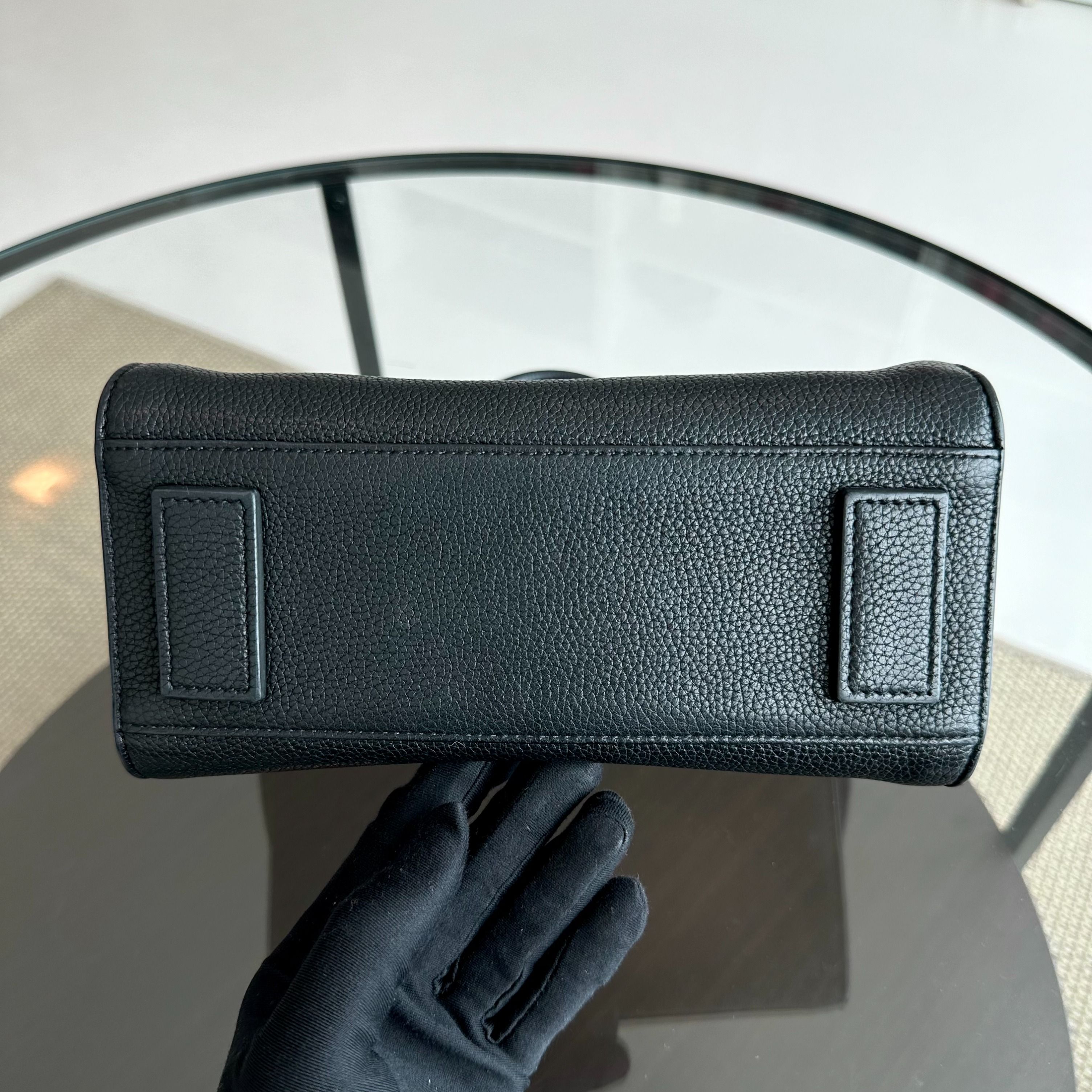 Yves Saint Laurent YSL Sac De Jour Souple Nano - Calfskin Black SHW Yves Saint Laurent