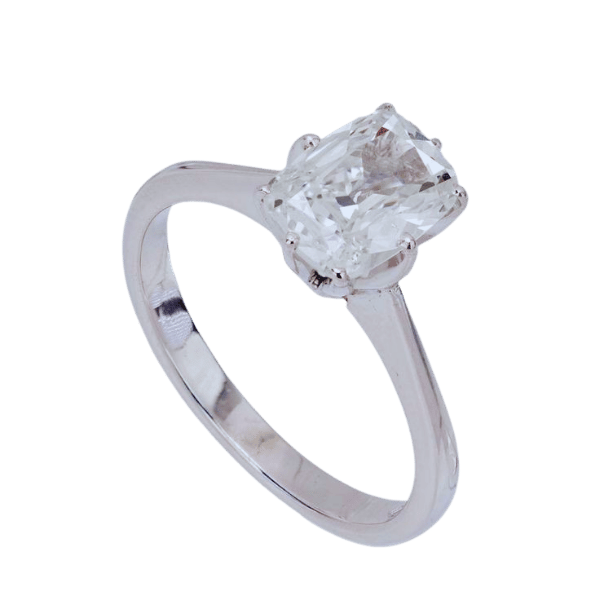 Discover the Charm of Vintage 1980s Engagement Rings