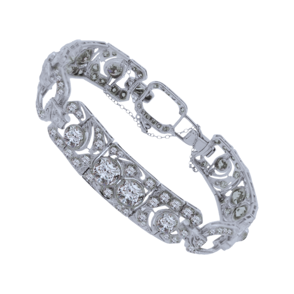 Antique Jewelry Buyers: A Comprehensive Guide to Selling Antique Jewelry