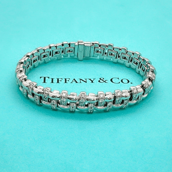 Tiffany Return Policy: Understanding Returns and Exchanges at Tiffany & Co.