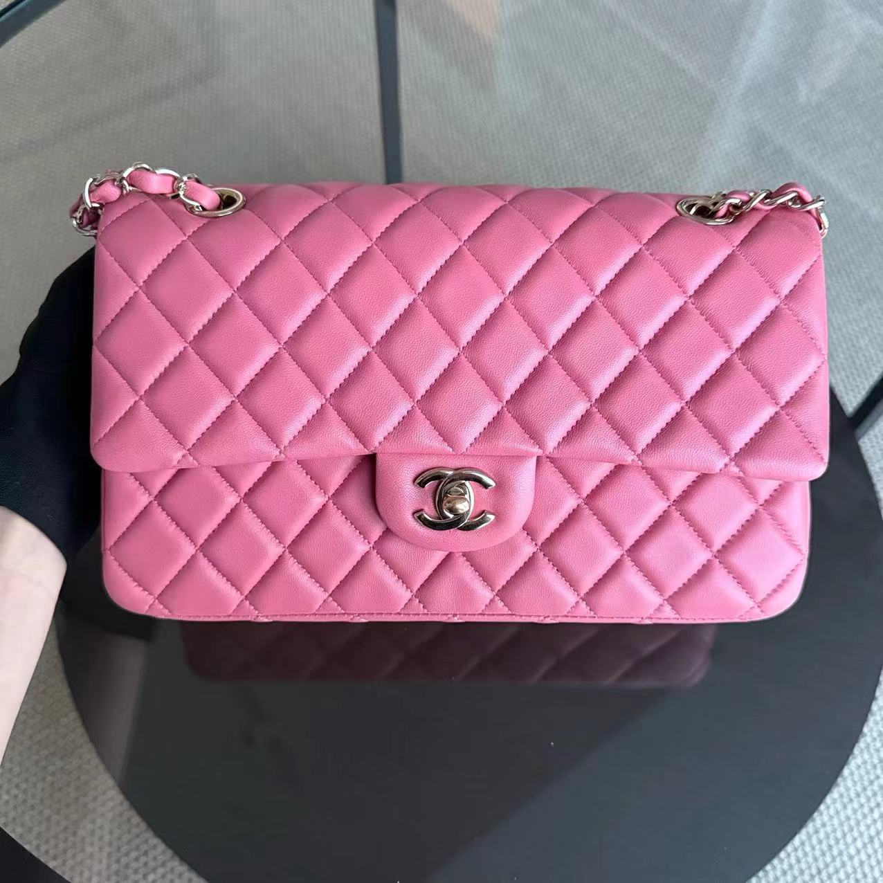 Chanel Classic Flap Medium - Valentine 25CM Single Flap Quilted Lambskin Sakura Pink Gold Hardware Series 19