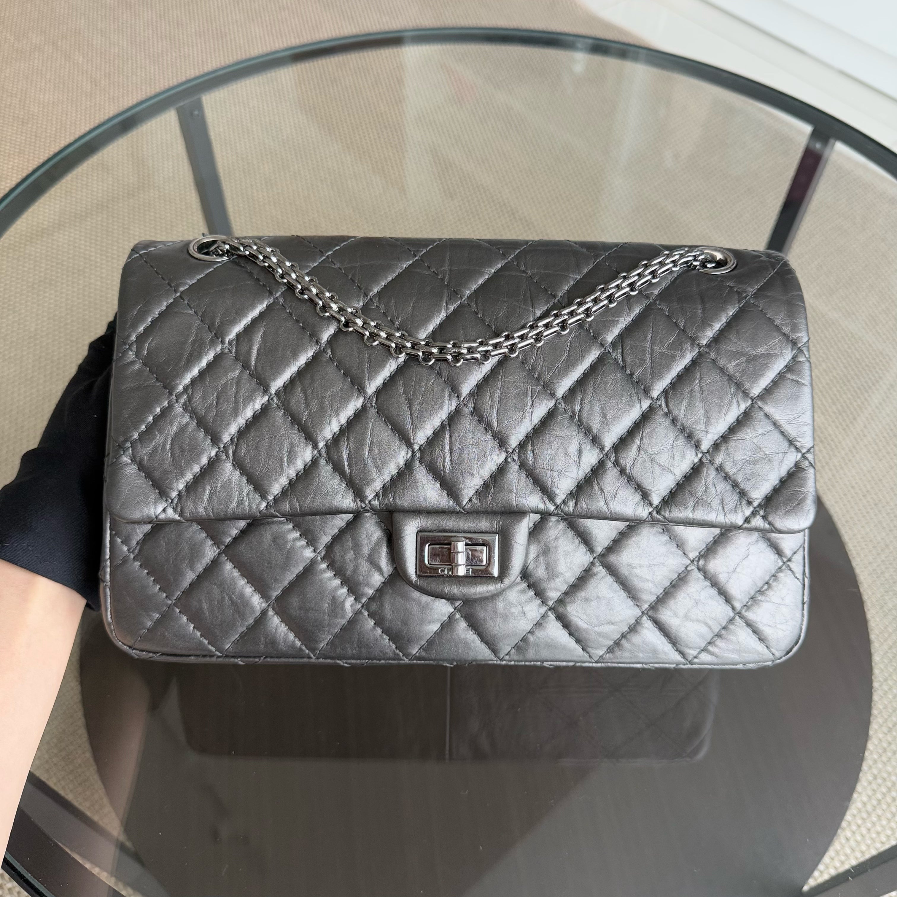 Chanel 2.55 Reissue 226 - Quilted Calfskin Noir Metal Silver Hardware Series 15