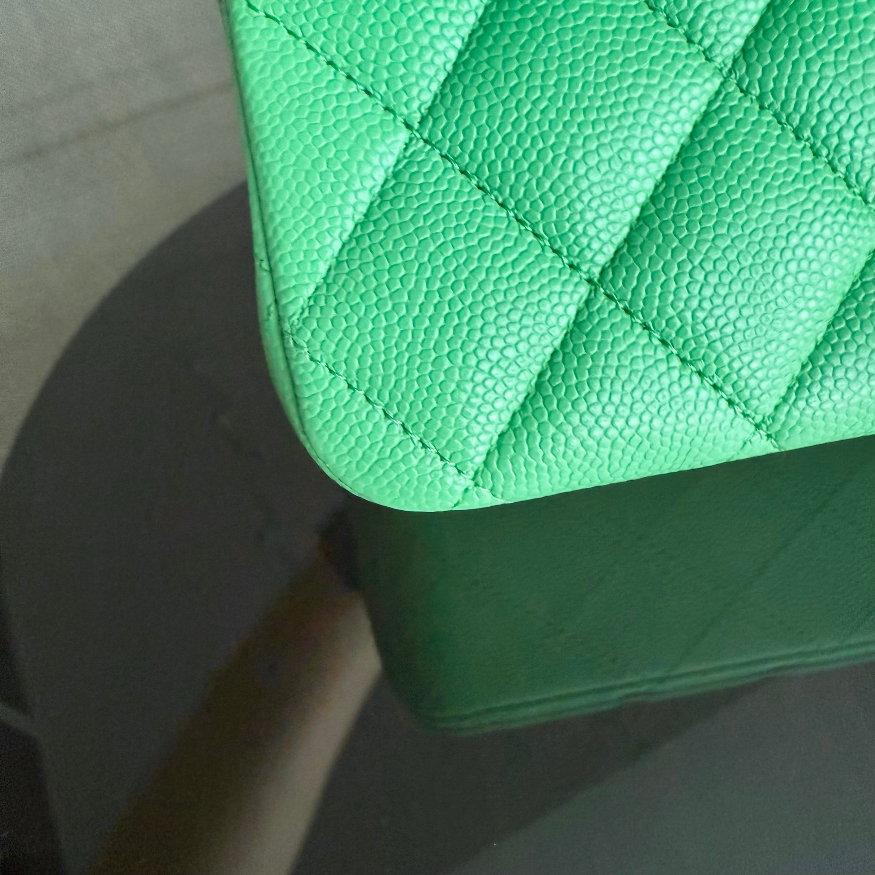 Chanel Classic Flap Medium - Caviar 25CM Quilted Green Gold Hardware Series 27