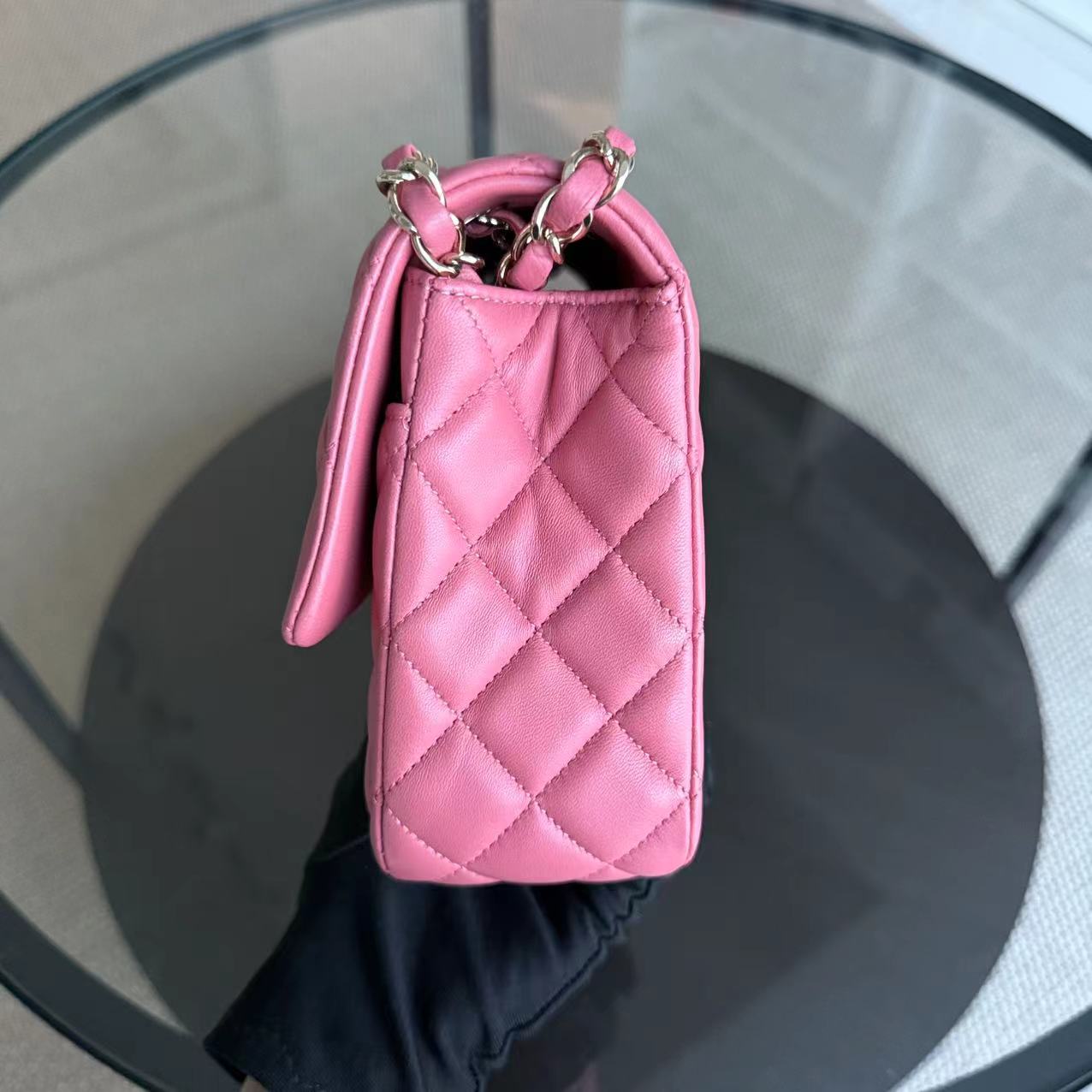 Chanel Classic Flap Medium - Valentine 25CM Single Flap Quilted Lambskin Sakura Pink Gold Hardware Series 19