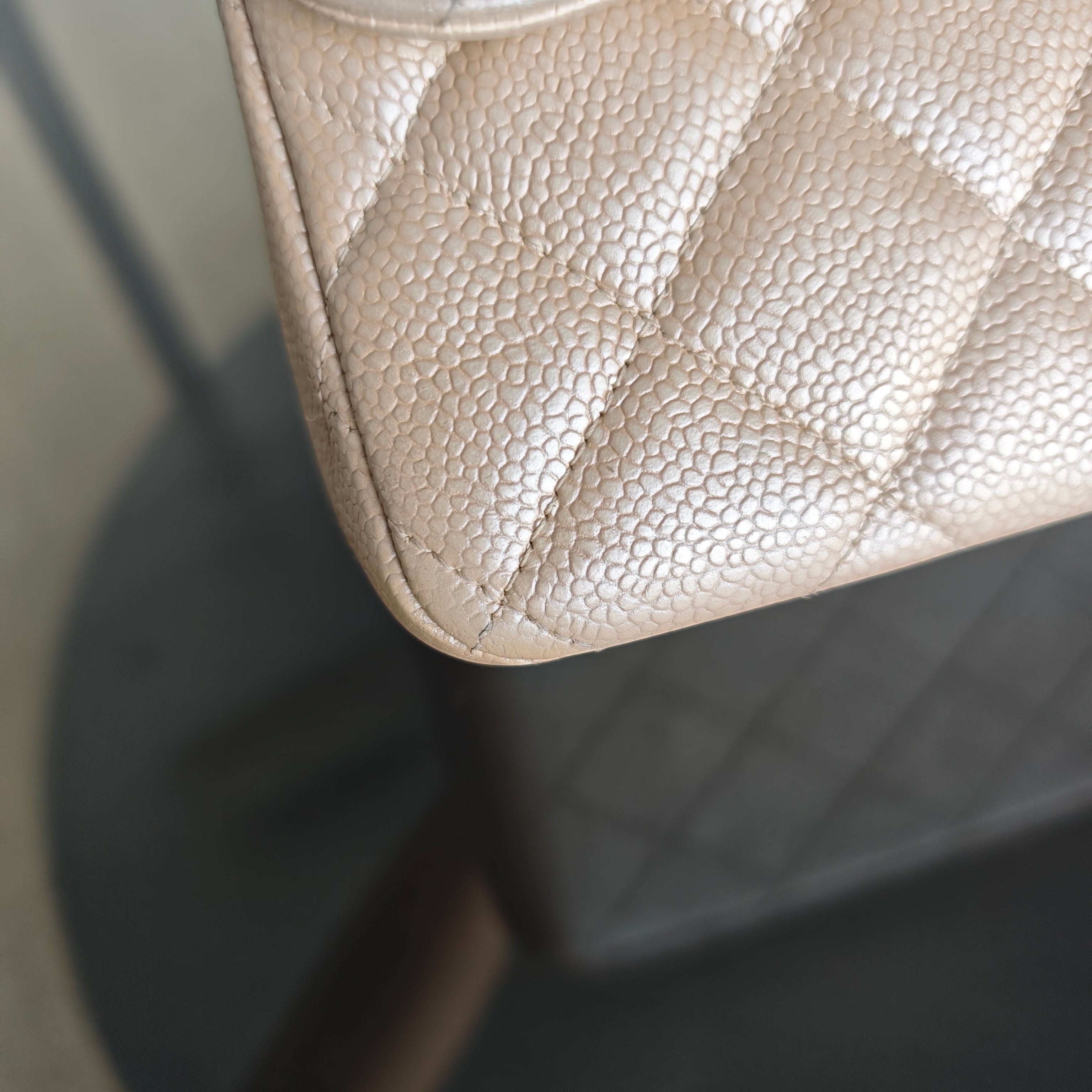 Chanel Classic Flap Jumbo - Caviar 30CM Double Flap Quilted iridescent Beige Gold Hardware Series 16