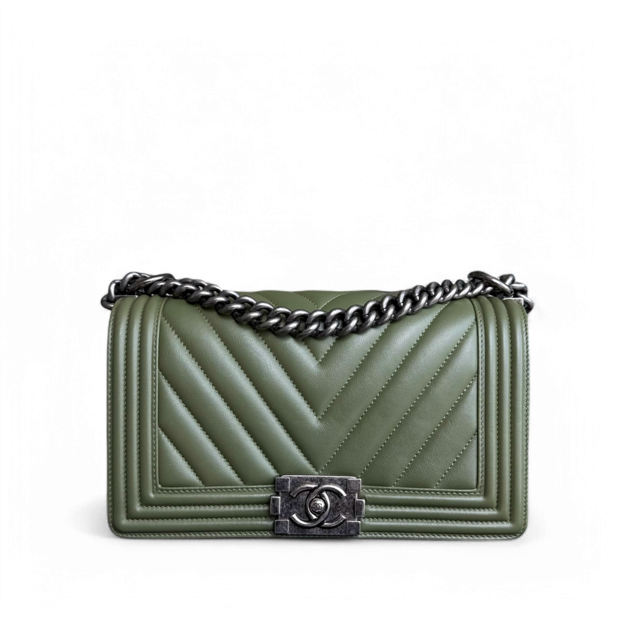 Chanel Boy Medium - 25CM Chevron Calfskin Green Ruthnium Silver Hardware Series 20