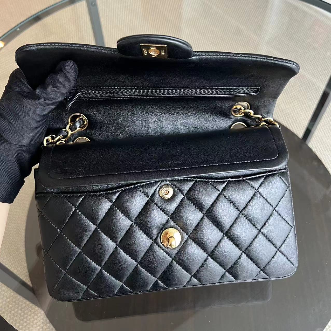 Small Classic Flap 23CM Quilted Lambskin Black Golden Hardware Series 13