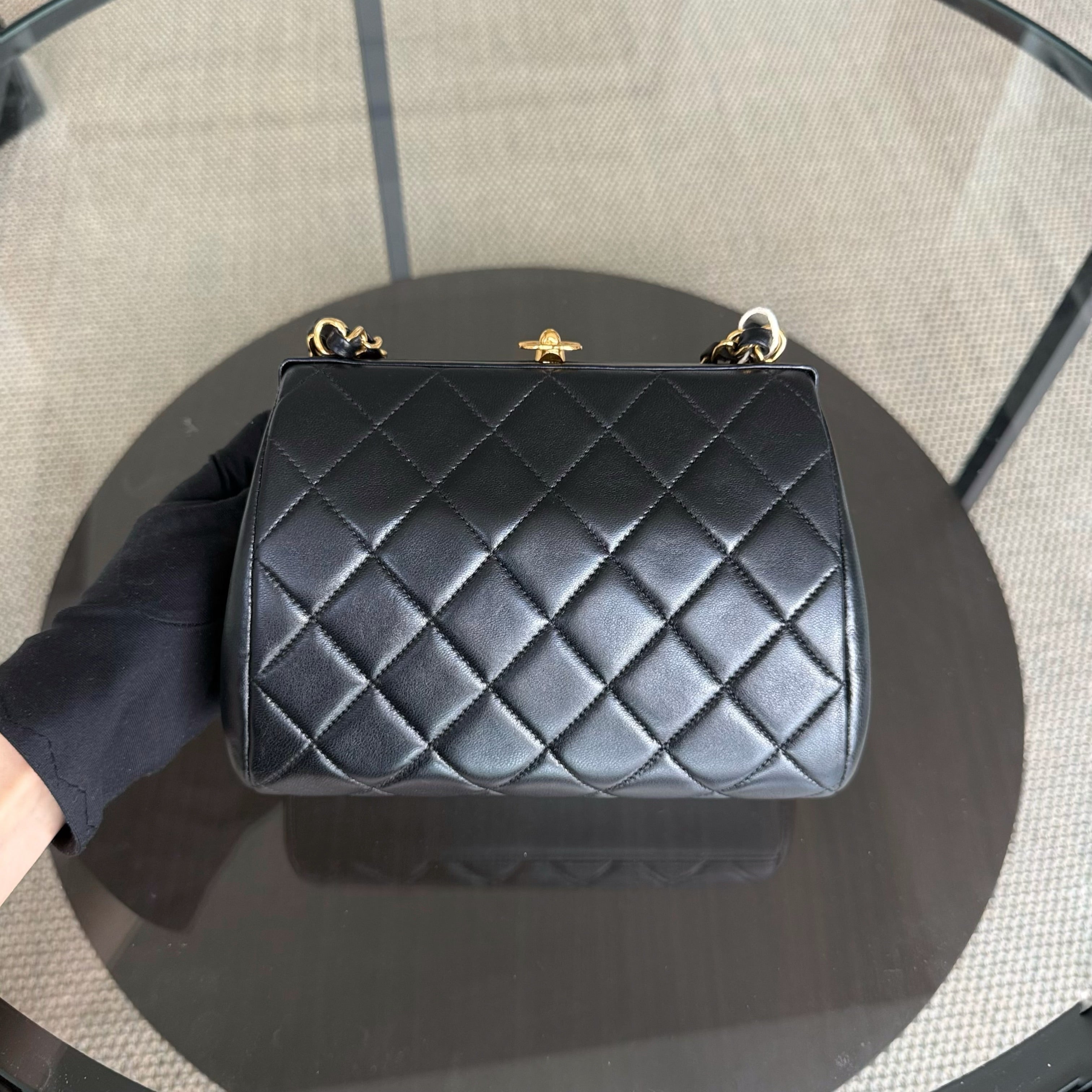 Chanel KissLock Clutch With Chain - Lambskin 19CM Quilted Black Gold Hardware Series 4