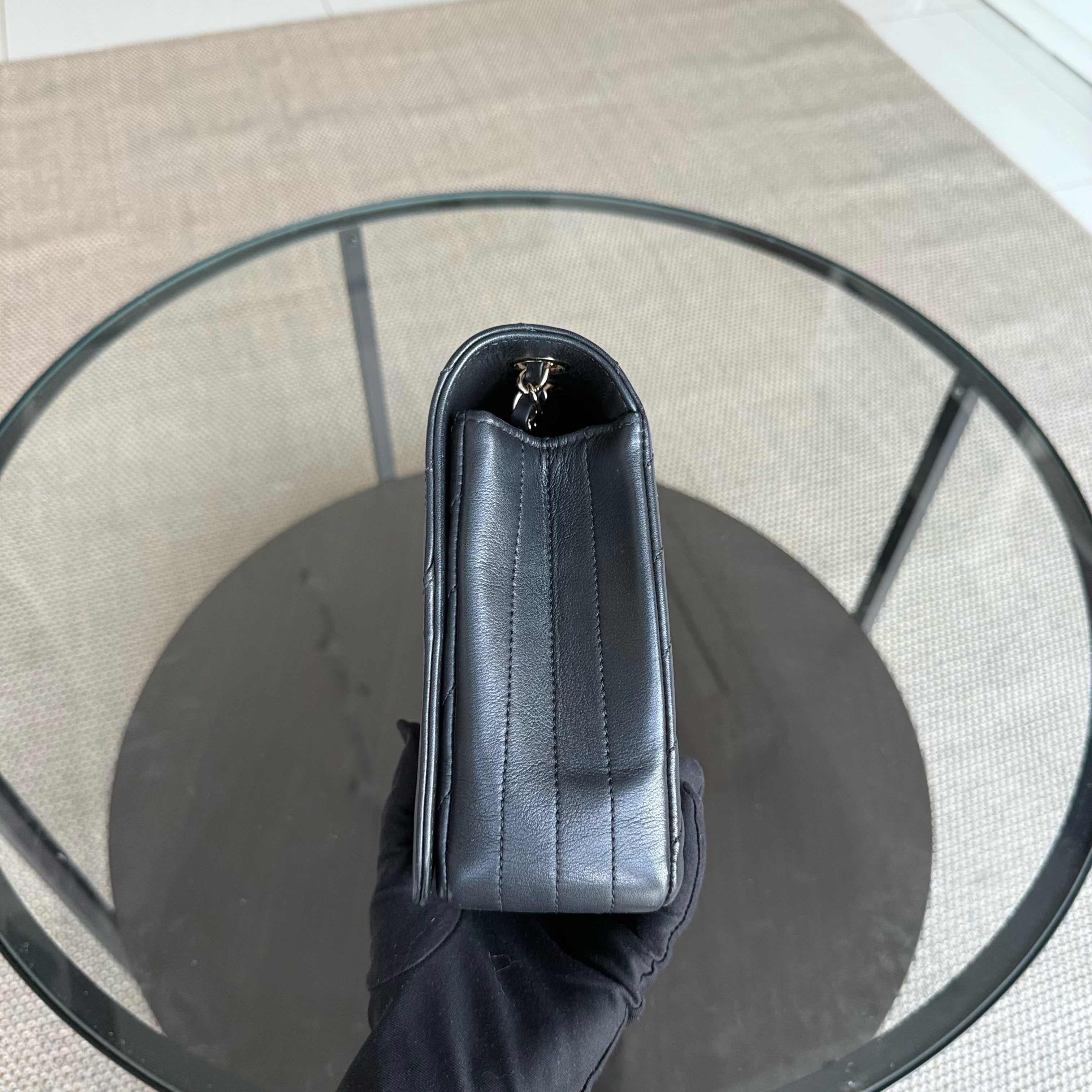 Chanel Flap Medium - Calfskin 27CM Chevron Black Gold Hardware Series 27