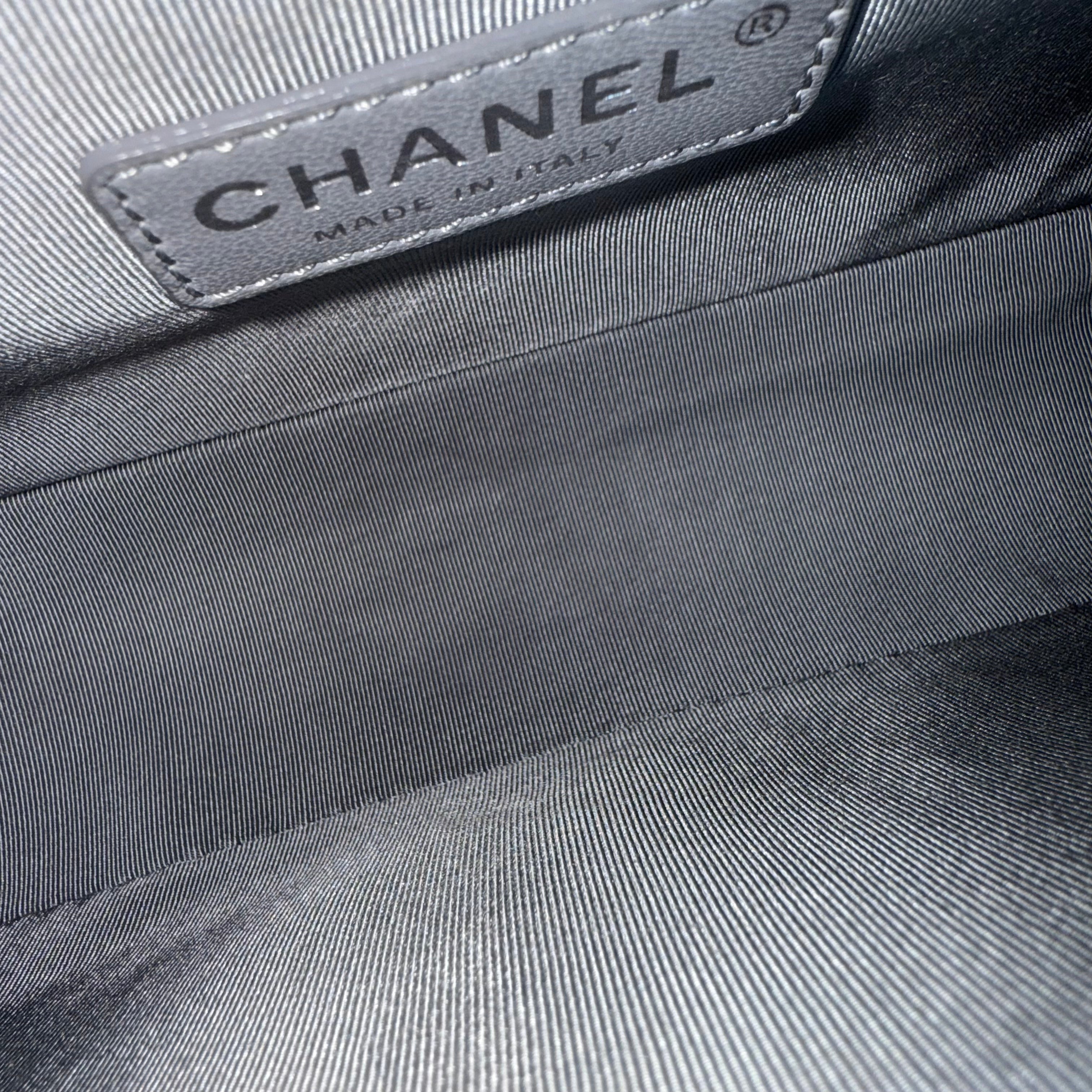 Chanel Boy Medium - 25CM Chevron Calfskin Green Ruthnium Silver Hardware Series 20