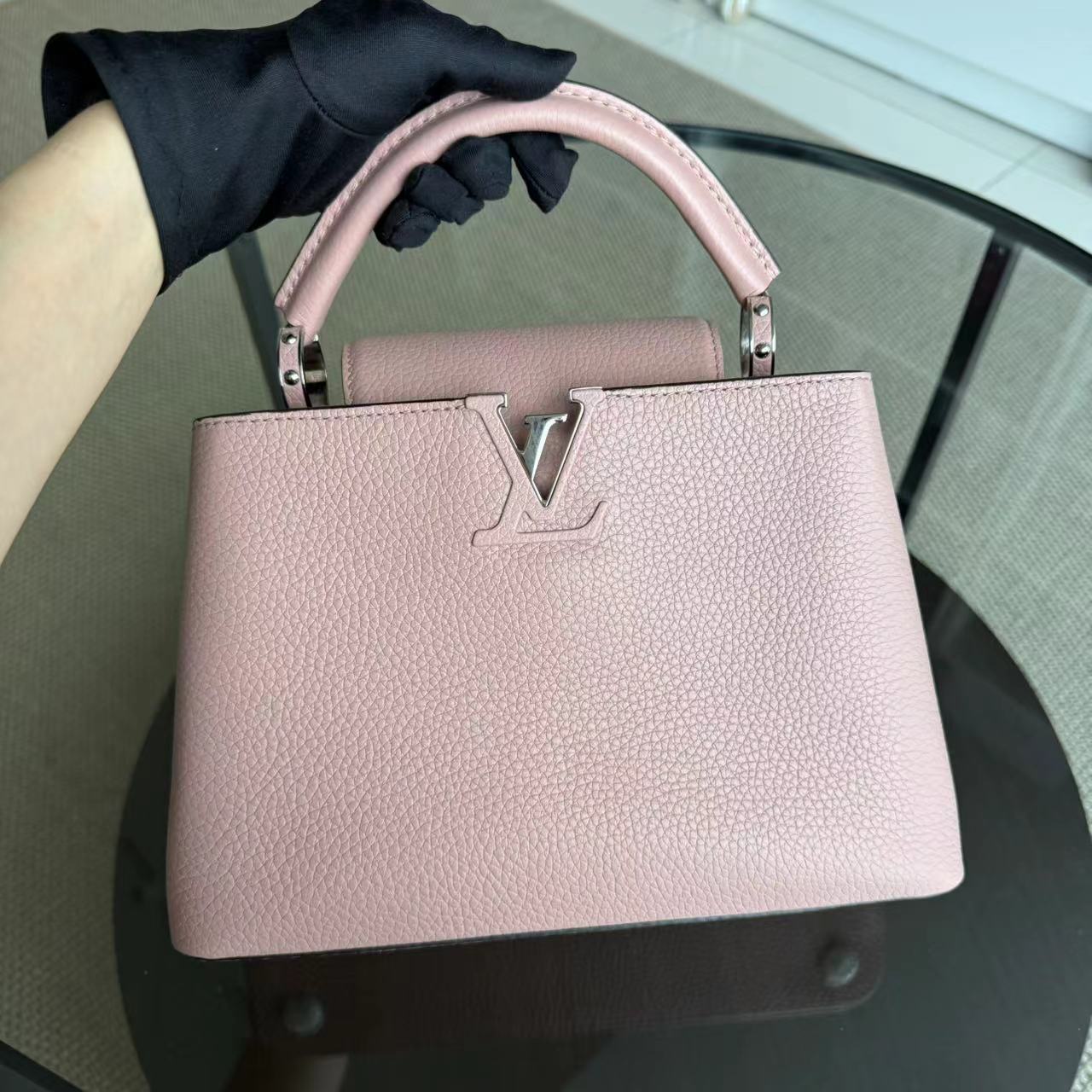 *Microchip* Louis Vuitton Capucines - BB Taurillon Calfskin Rose Jasmin Silver Hardware