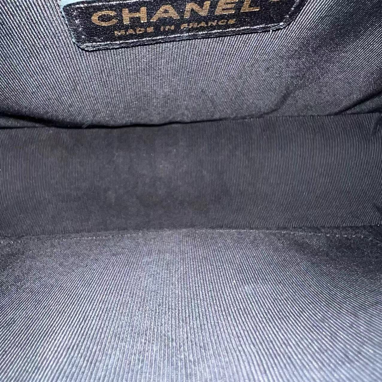 Chanel Caviar Boy New Medium 28CM Quilted Grained Calfskin Black Golden Hardware Series 20