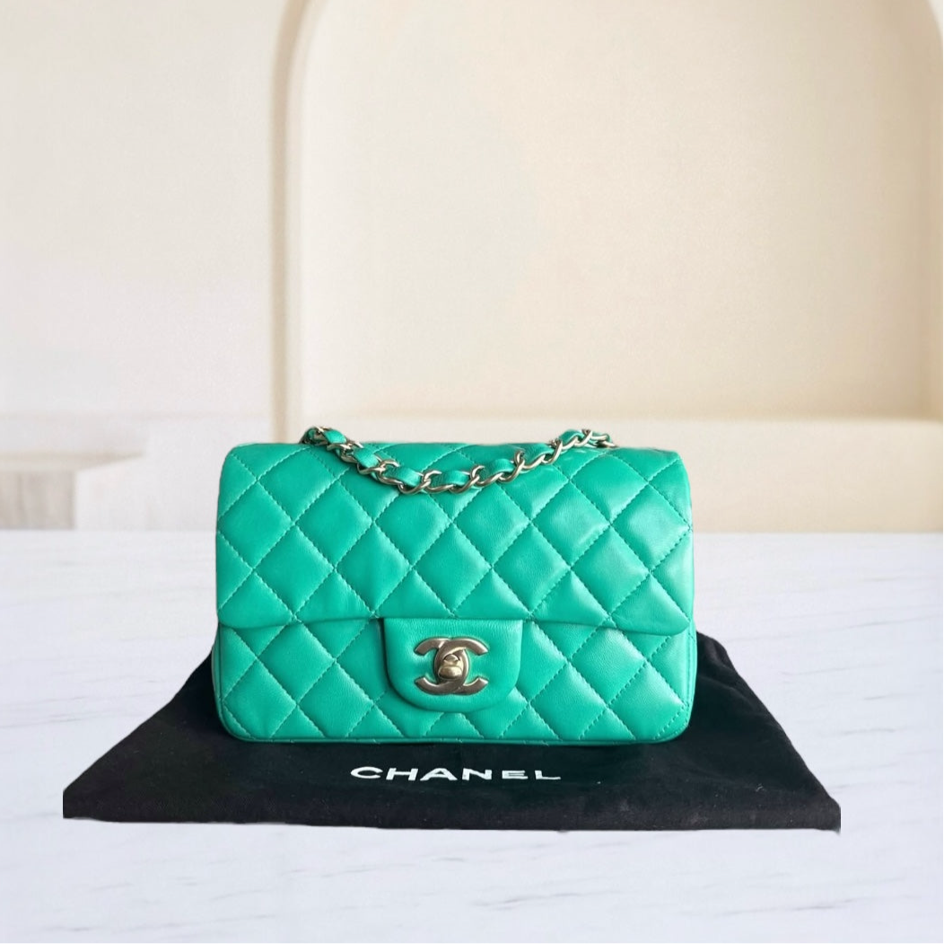 Chanel Classic Flap Mini - 20CM Quilted Lambskin Green Gold Hardware Series 18