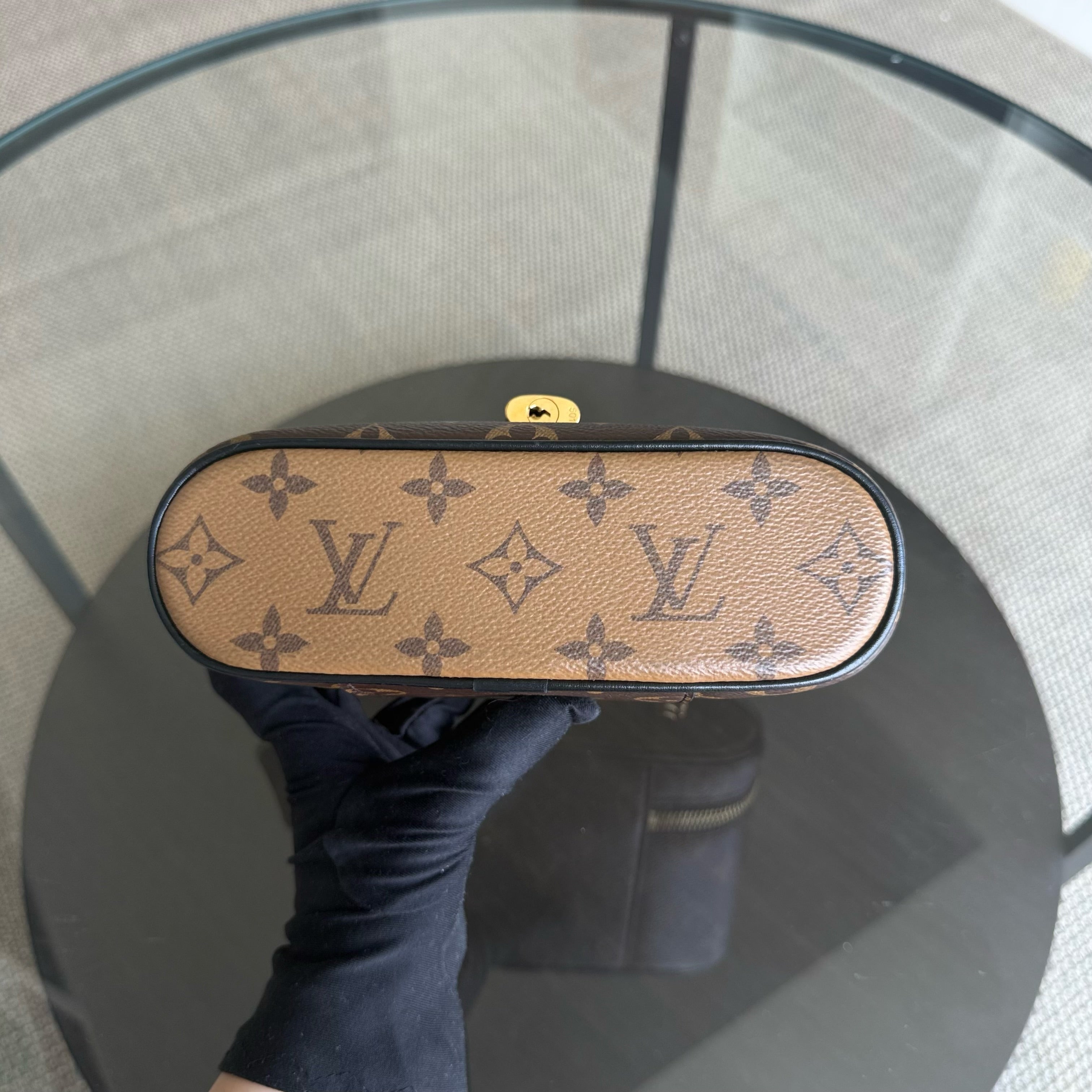 Louise Vuitton Vanity Chain Pouch Monogram