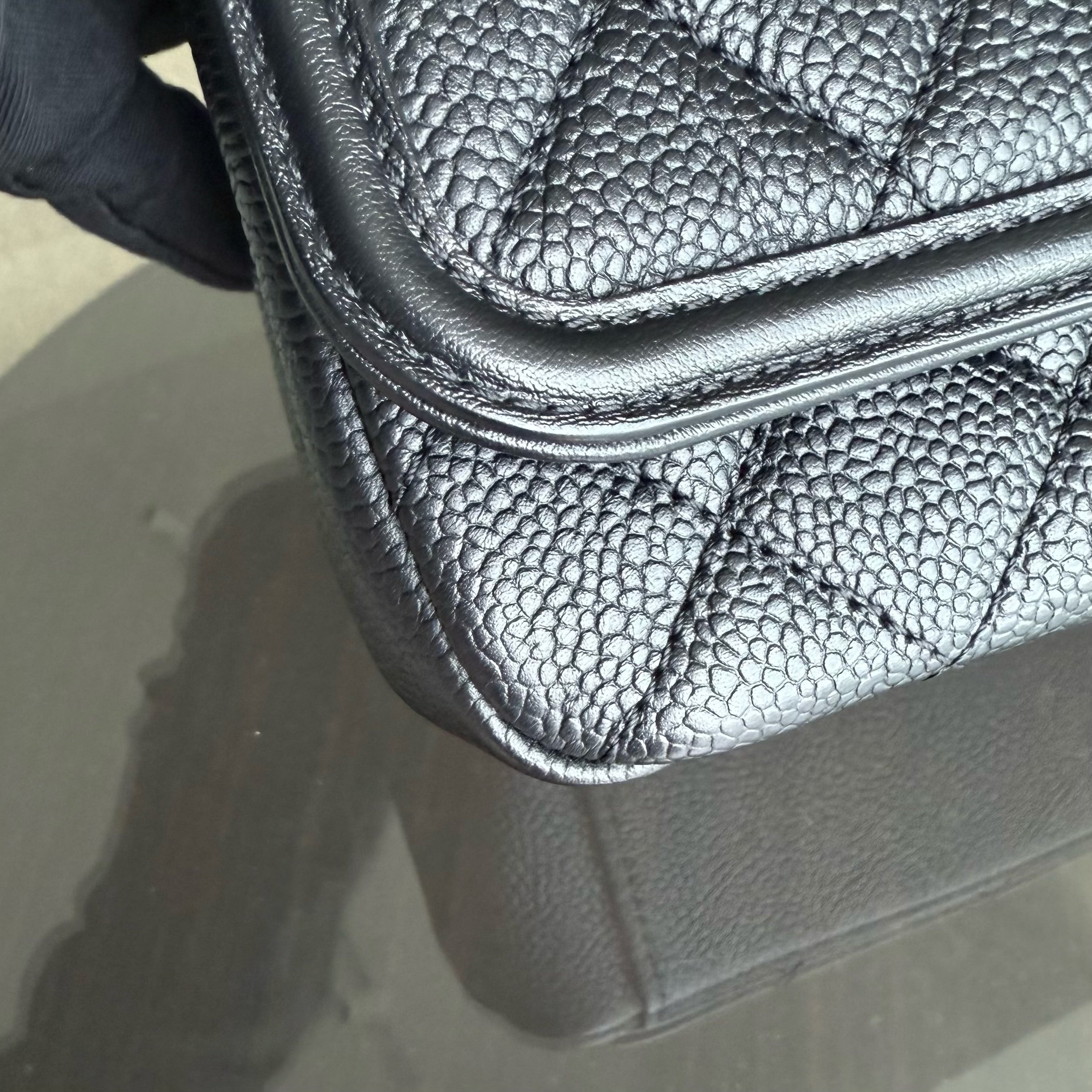 Chanel Filigree CC Small - Caviar Quilted Grained Calfskin Black Gold Hardware Series 22