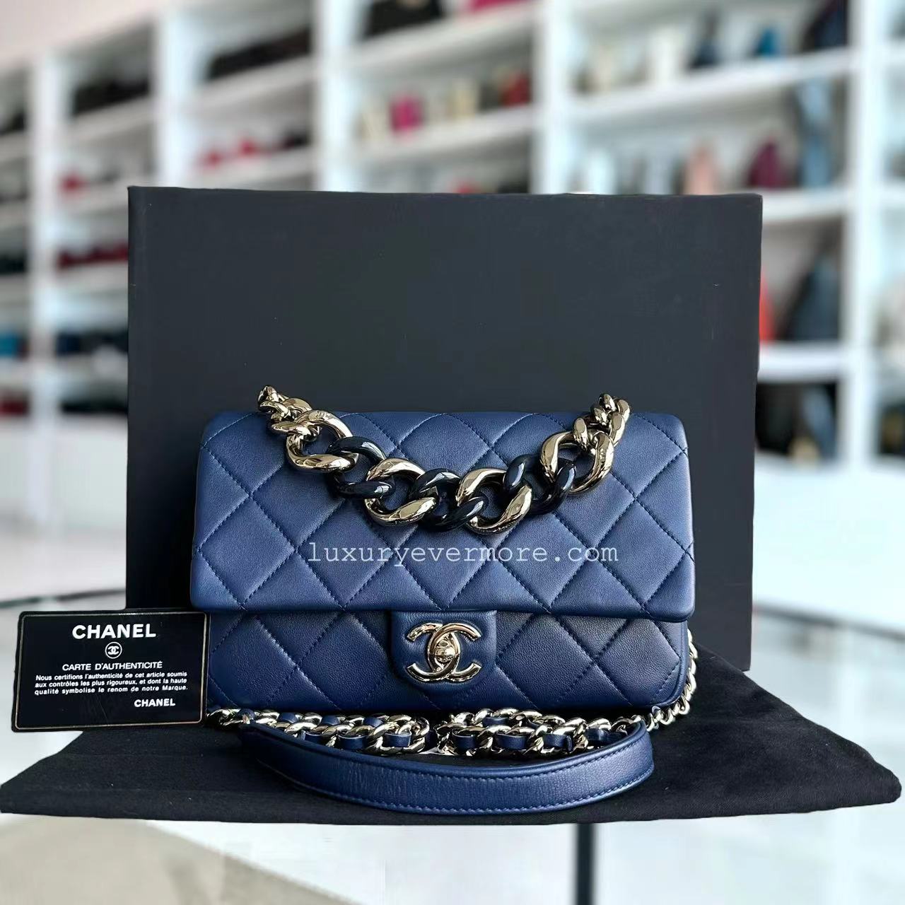 2020 Elegant Resin Chain Classic Flap Quilted Lambskin Dark Blue Two-Tone Golden Hardware No 29