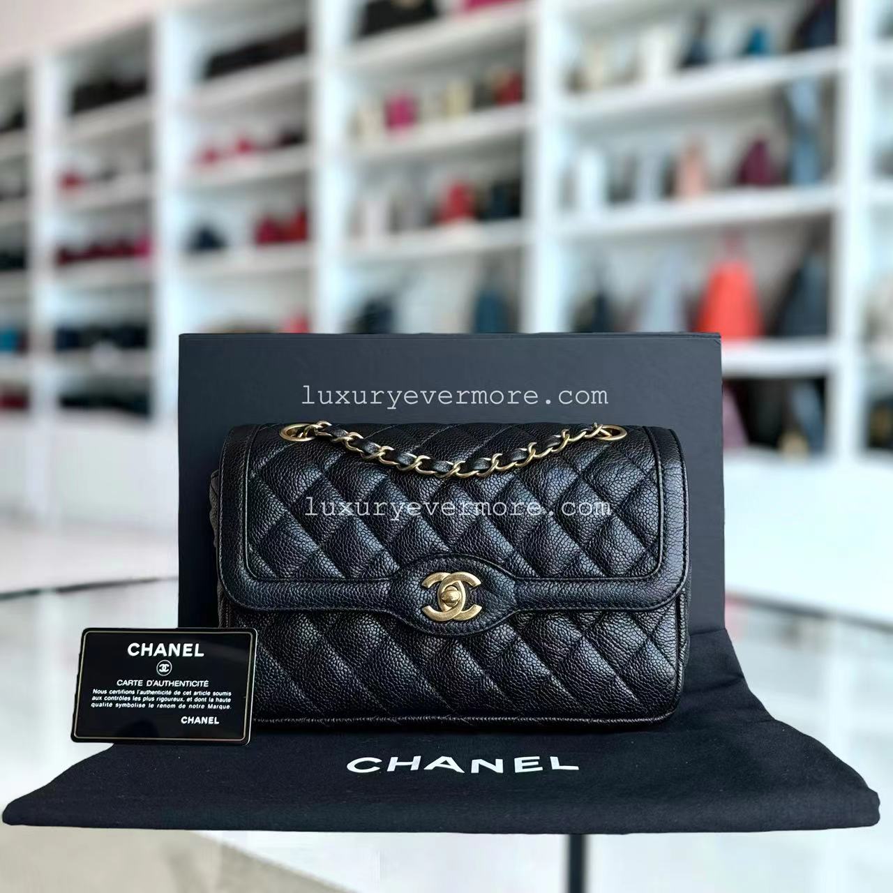 Chanel Caviar Small 23CM 16C Two-Tone Day Flap Black Golden Hardware Series 21