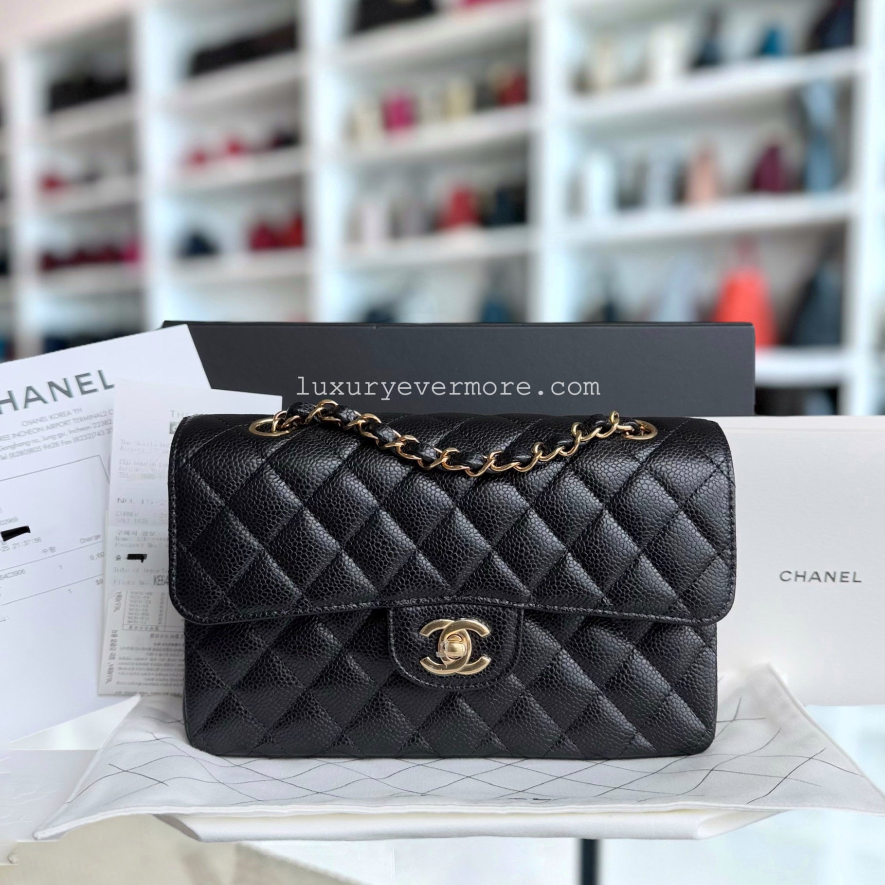 Chanel Classic Flap Small - Caviar 23CM Quilted Black Gold Hardware Microchip