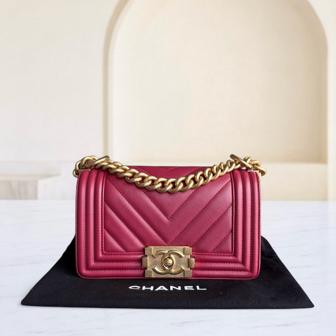 Chanel Boy Small - Chevron Lambskin Red Gold Hardware Series 28