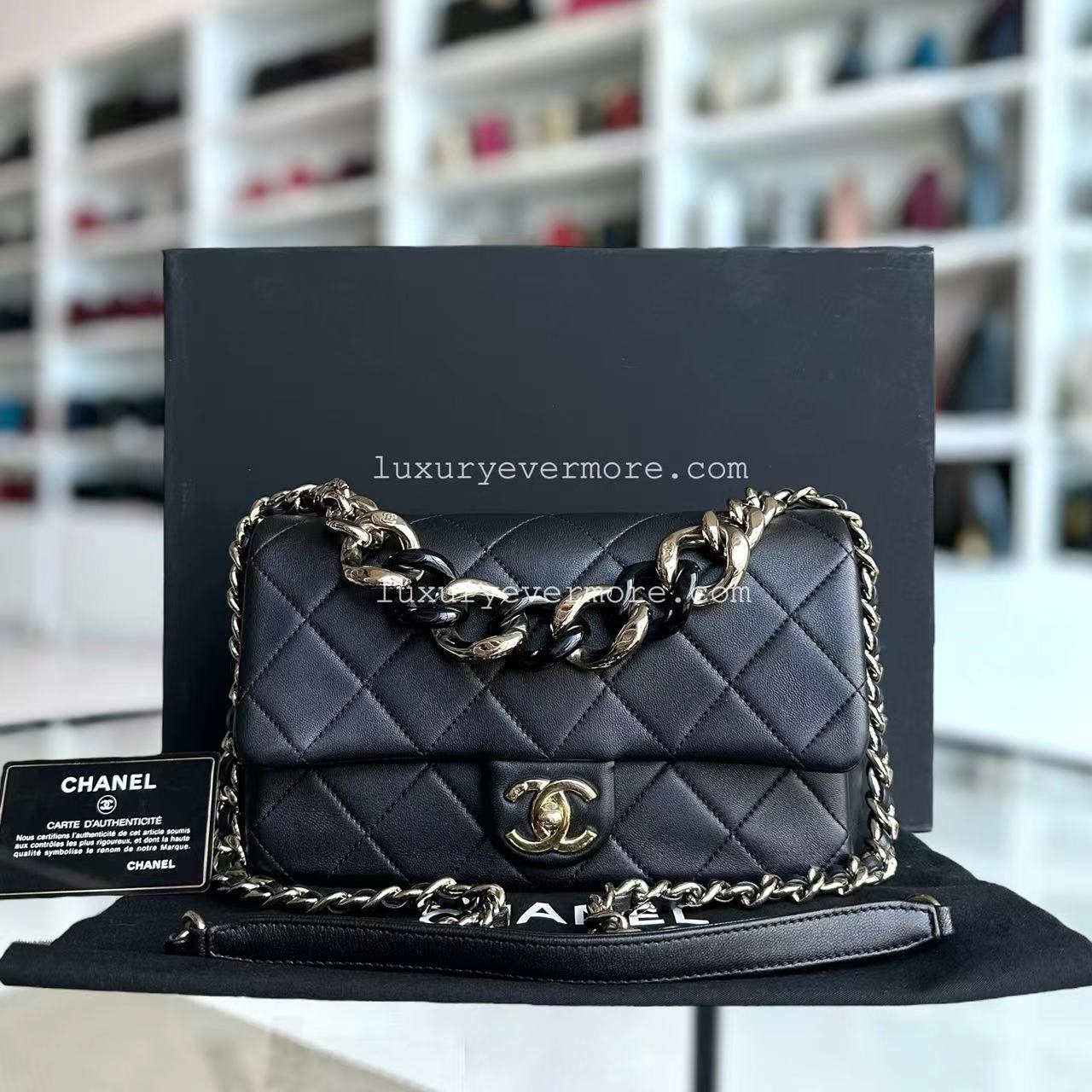 Chanel 2020 Elegant Resin Chain Flap - Quilted Lambskin Black Golden Hardware Sereis 28