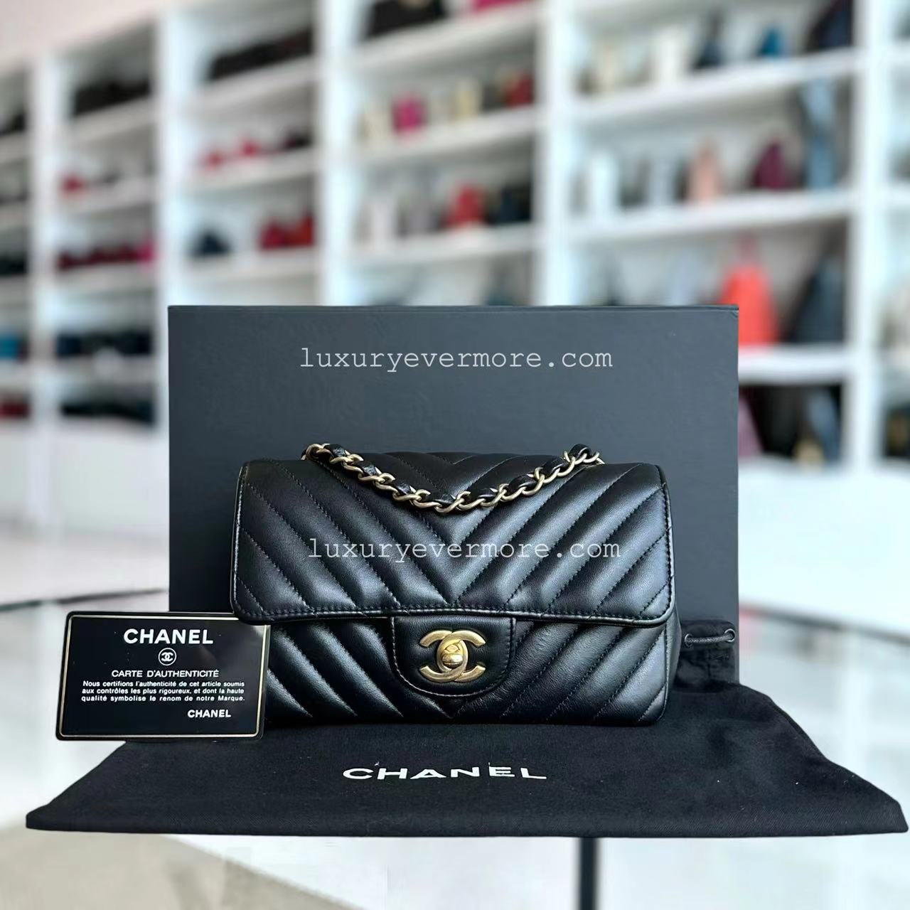 Chanel Mini Classic Flap 20CM Chevron Lambskin Black Golden Hardware Series 27