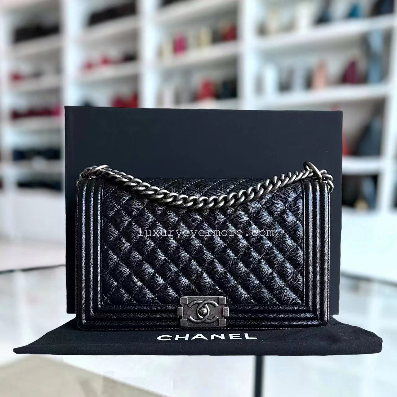 *Like New* Chanel Caviar New Medium Boy 28CM Quilted Grained Calfskin Black Ruthenium Silver Hardware Series 27