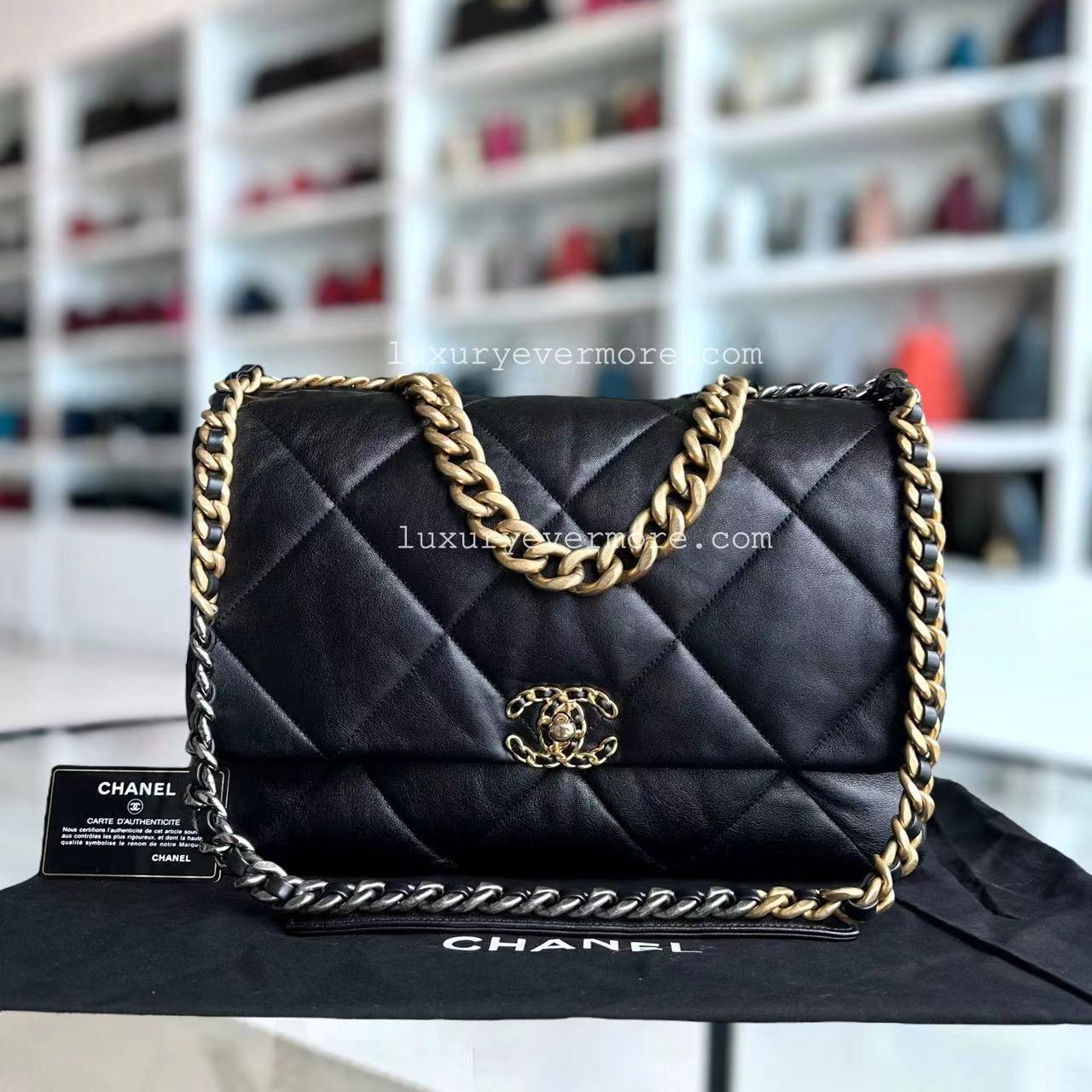 Chanel 19 Bag Maxi - C19 Quilted Goatskin Black 19Bag Two-tone Golden Hardware Series 29