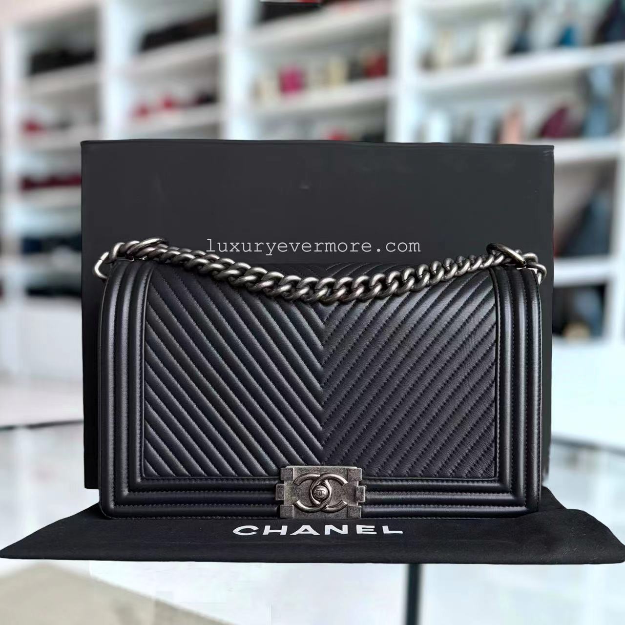 Chanel Boy Medium - 28CM Chevron Calfskin Black Ruthenium Palladium Silver Hardware Series 20