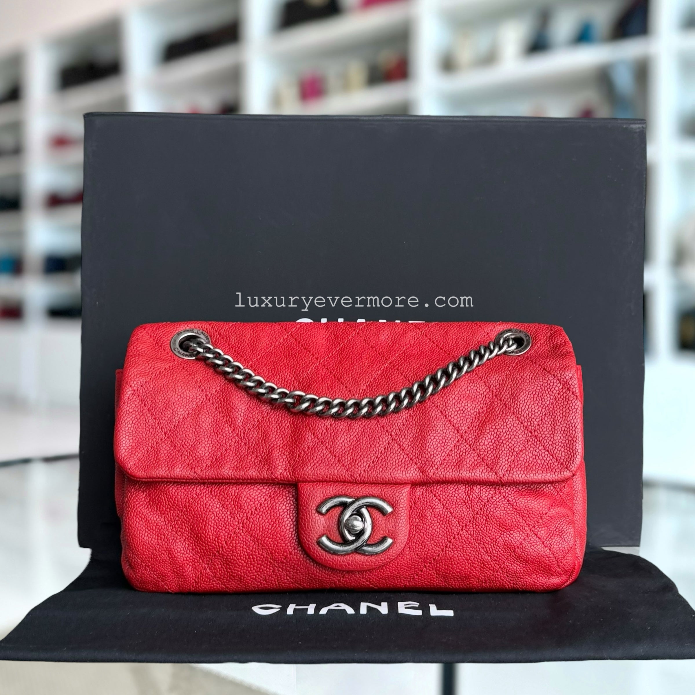 Chanel Easy Flap Medium - Seasonal Flap 25CM Quilted Caviar Red Ruthenium Silver Hardware Series 15