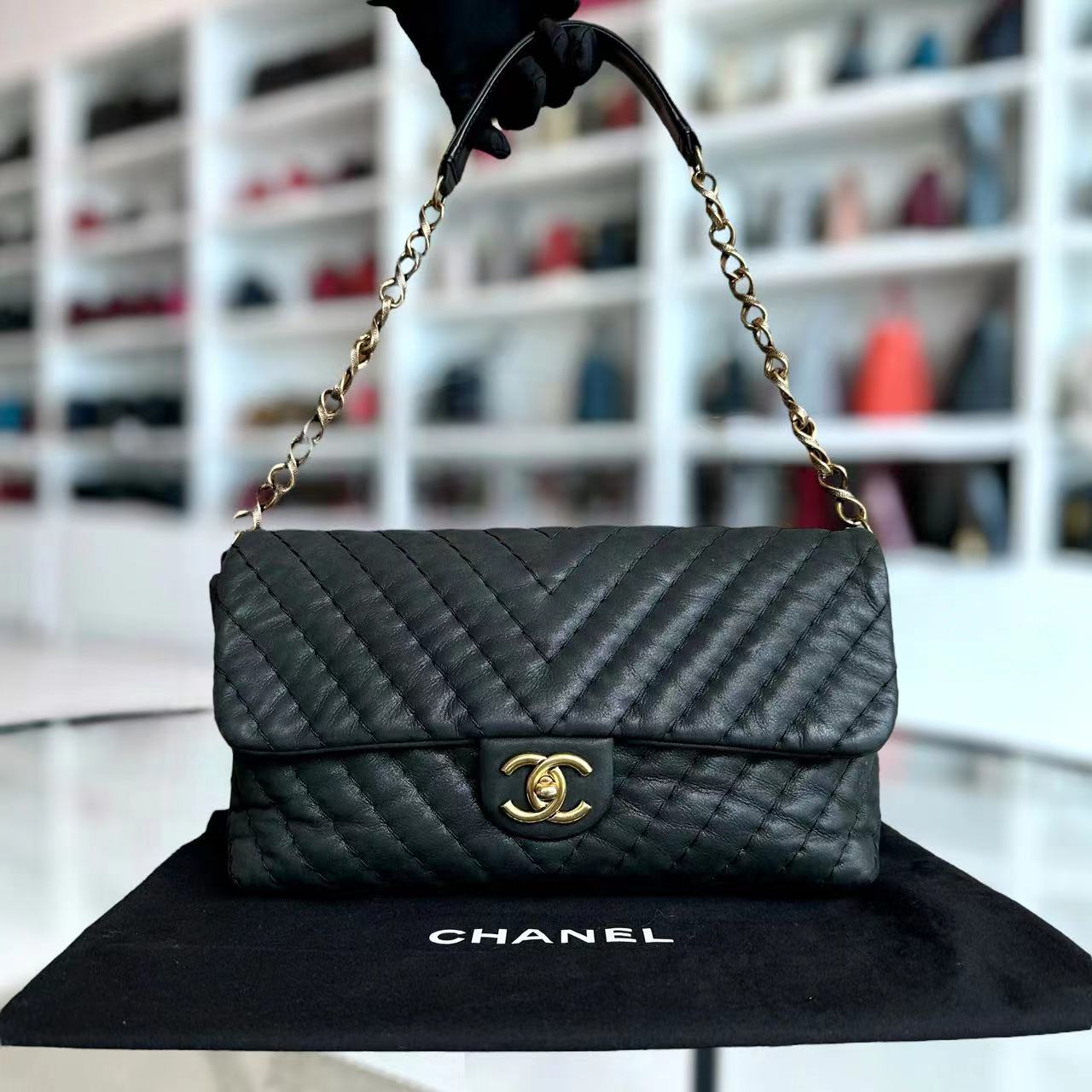 Chanel Chevron V-Stich Seasonal Classic Flap Black GHW NO 14