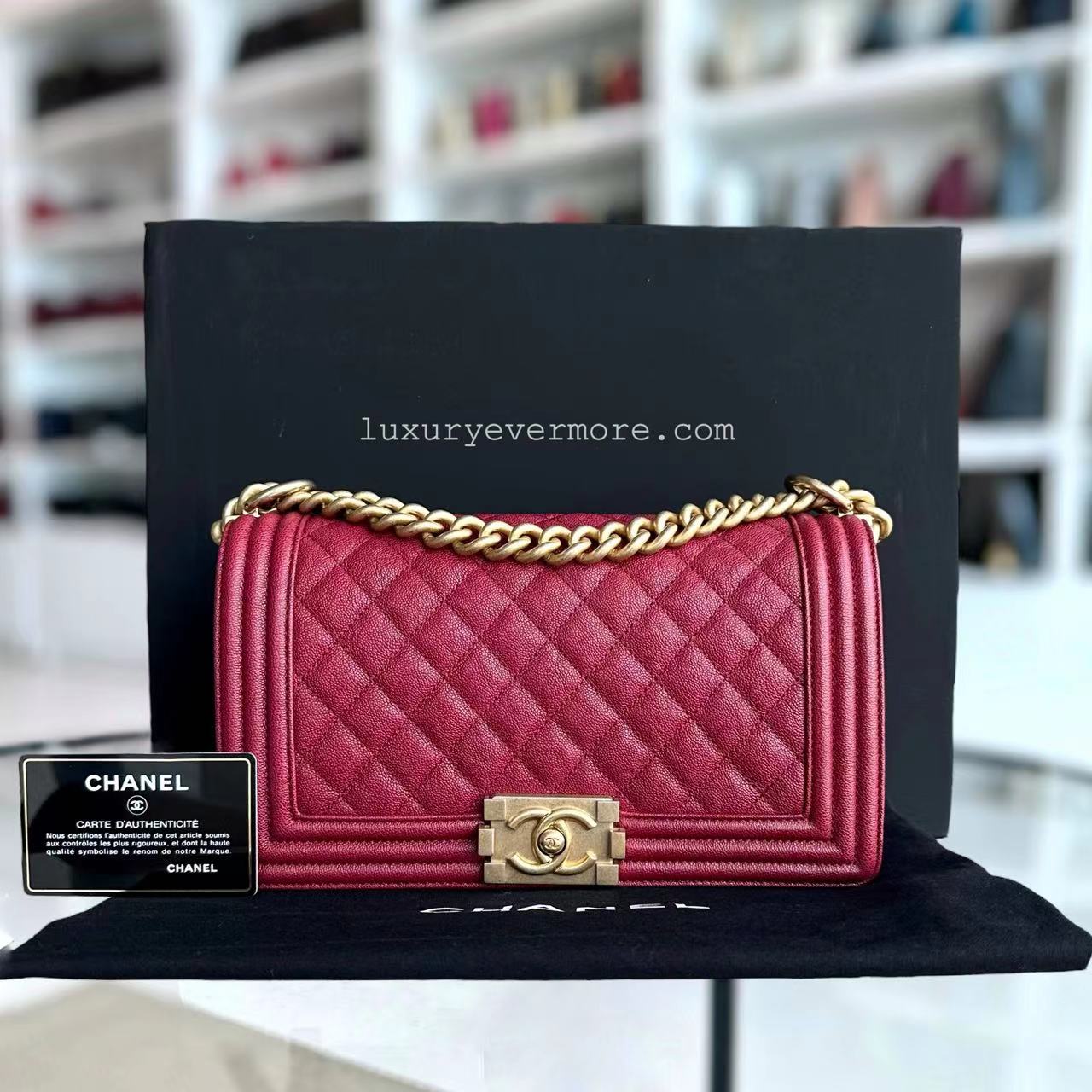 Caviar Boy Old Medium 25CM Quilted Grained Calfskin Red Leboy Golden Hardware Series 26