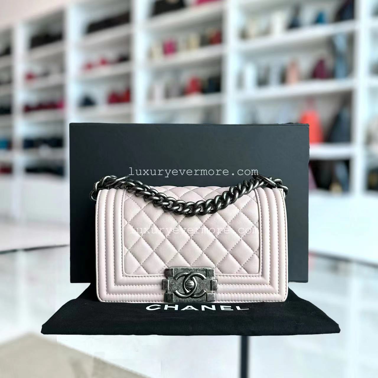 Chanel Boy Small - 20CM Quilted Lambskin Light Pink Ruthenium Silver Hardware Series 19