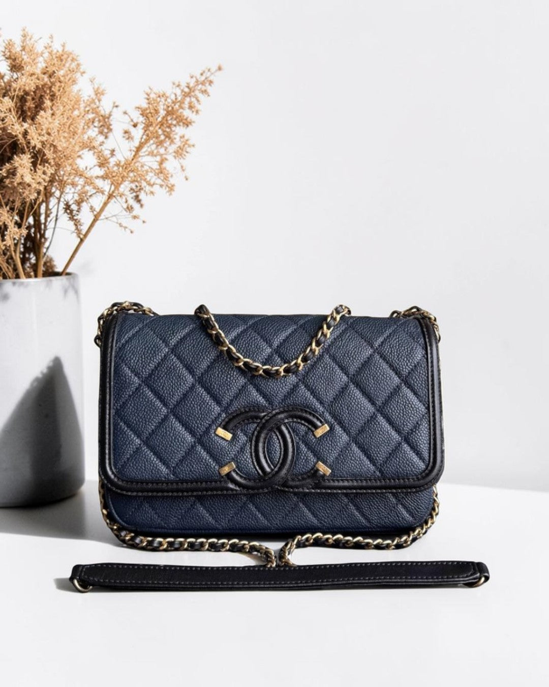 Chanel Filigree CC Small - Caviar Quilted Grained Calfskin Dark Navy Blue Black Gold Hardware Series 23