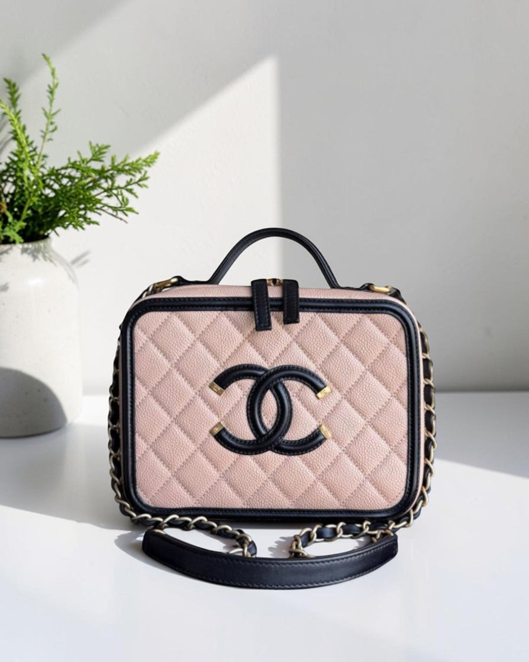 Chanel Vanity Case Filigree Medium - Caviar Grained Calfskin Black Beige Series 24